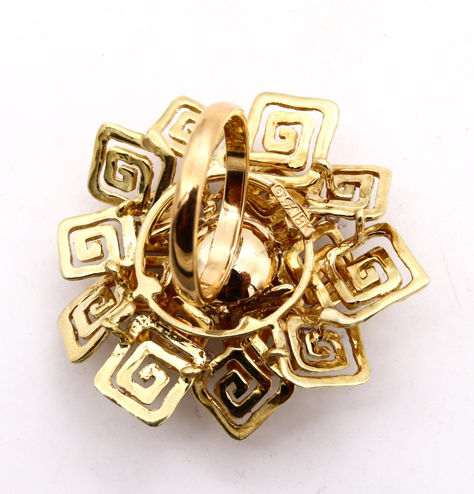 Hammerman Brothers 1960 Geometric Cocktail Ring In 18Kt Gold With VS Diamonds In Excellent Condition For Sale In Miami, FL