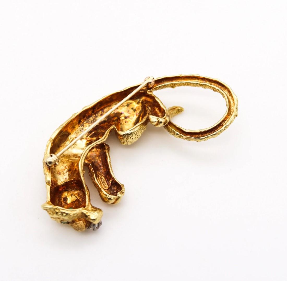 Hammerman Brothers 1970 Tiger Brooch in 18Kt Gold with Emerald and Diamonds In Excellent Condition In Miami, FL