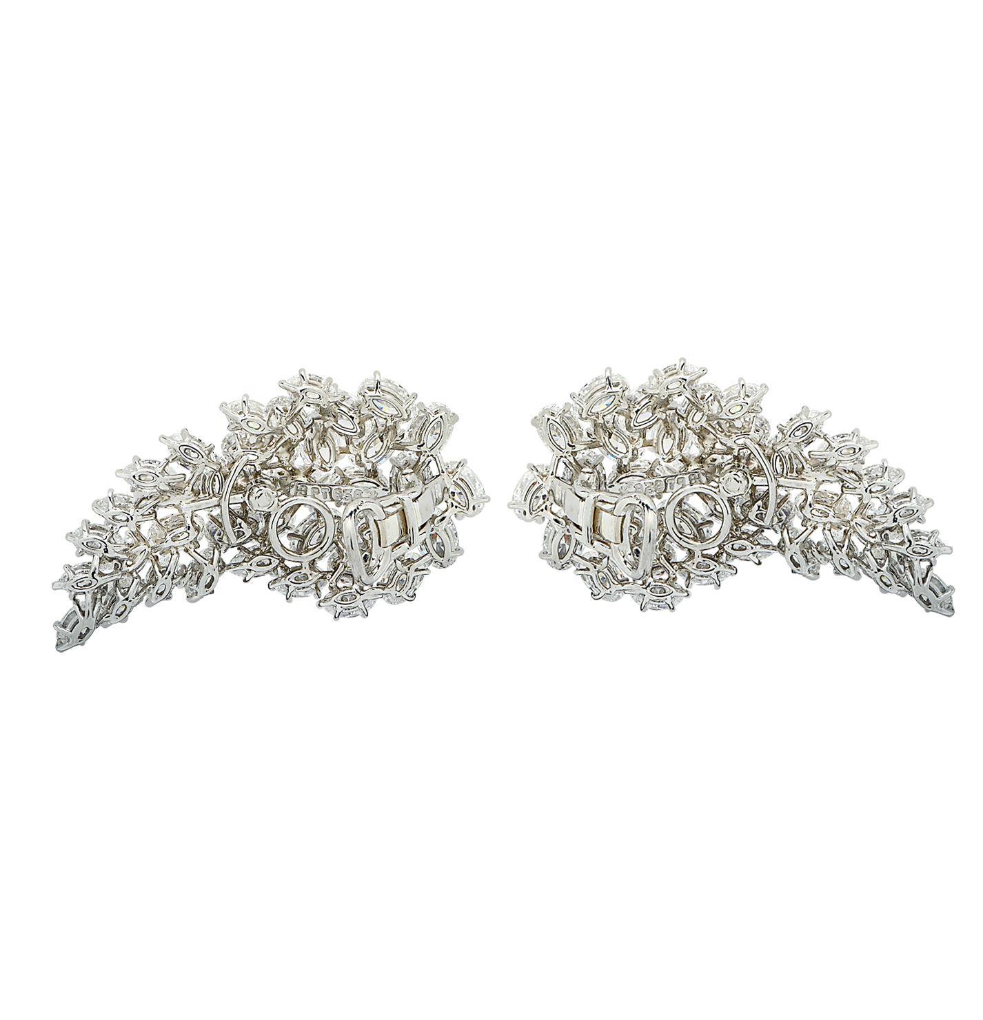 Hammerman Brothers 30 Carat Diamond Earrings In Excellent Condition For Sale In Miami, FL
