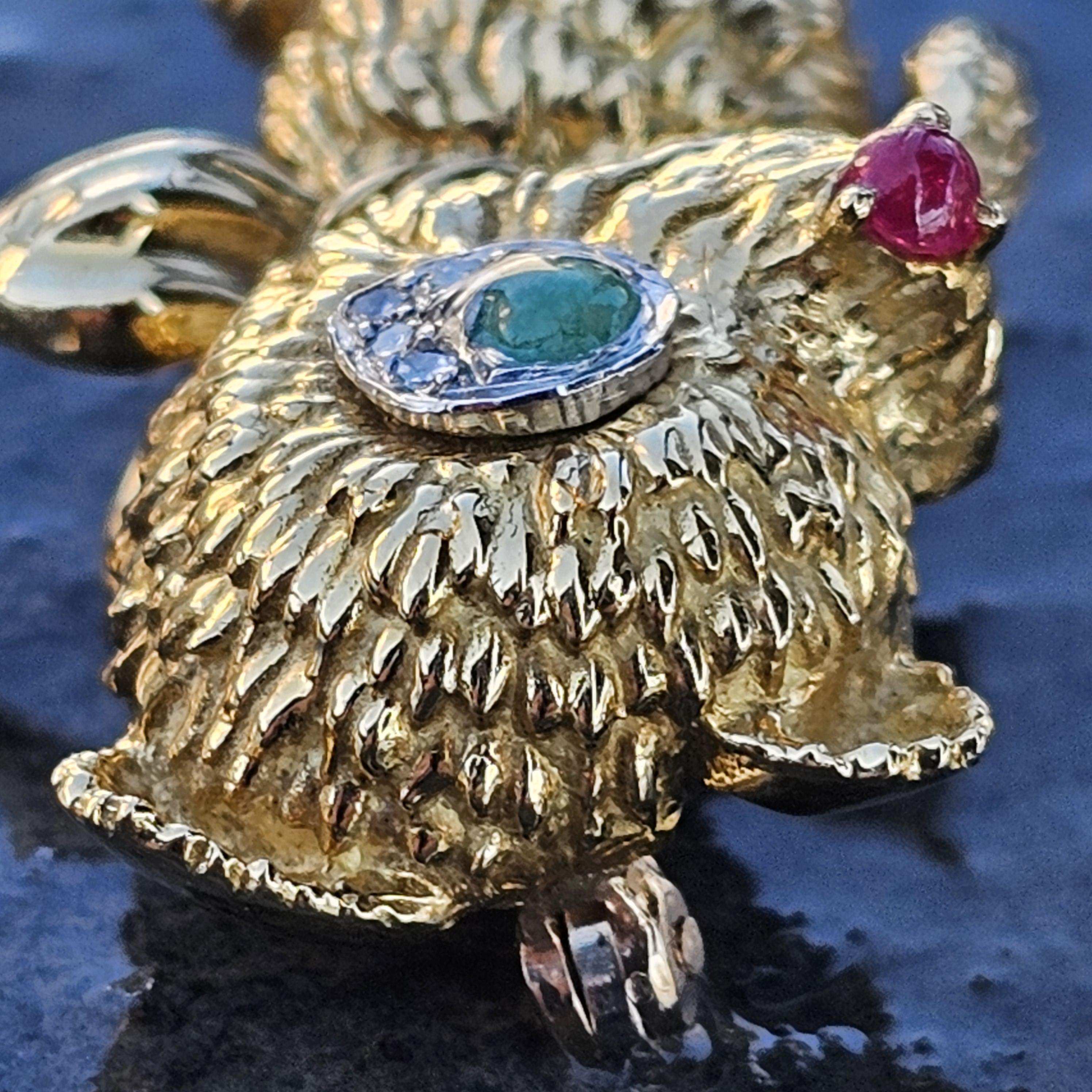 Hammerman Brothers Broche ours en or jaune 18 carats, platine, rubis, émeraude et diamant Pour femmes en vente