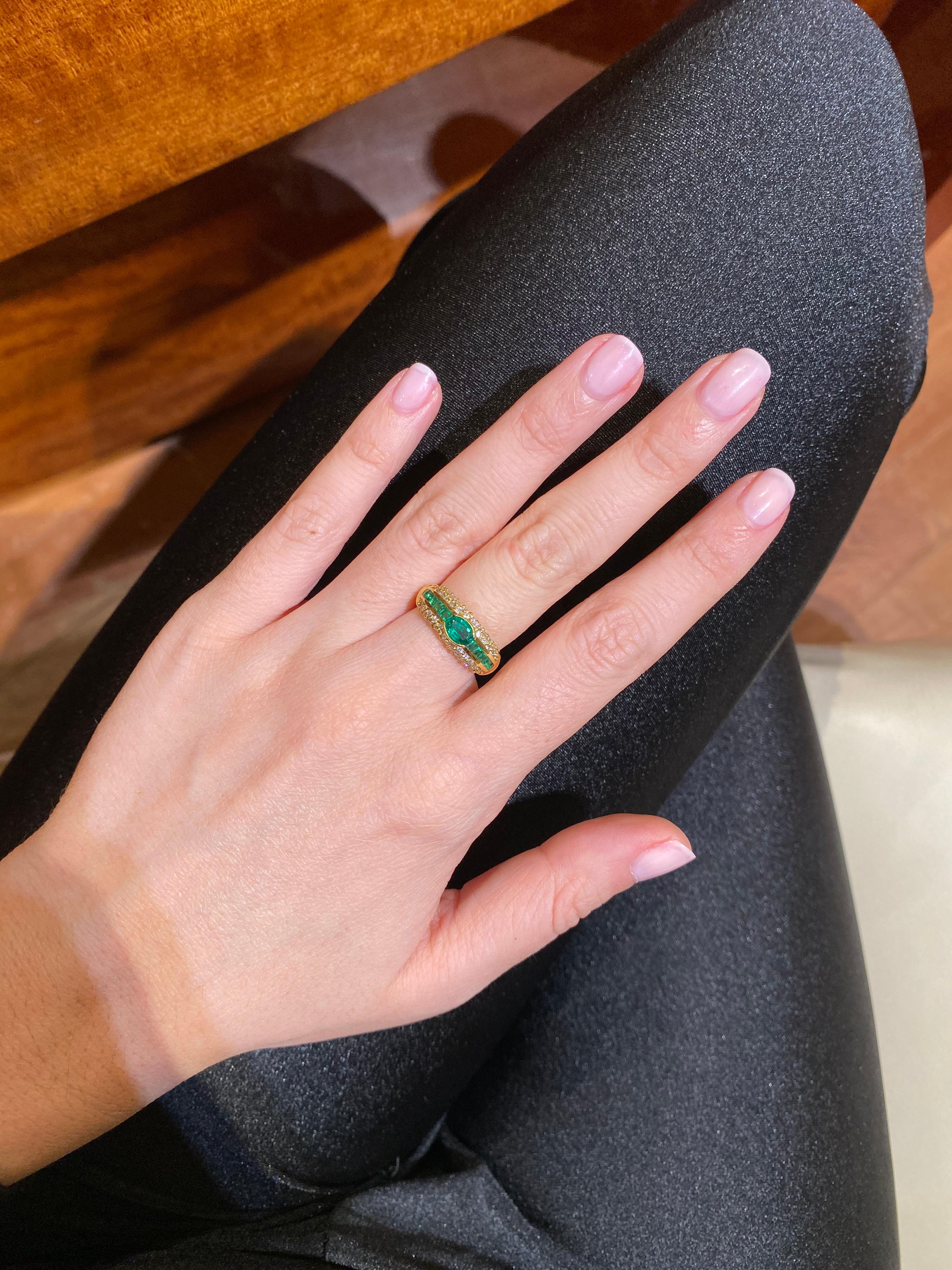 Hammerman Brothers Diamond and Emerald Band In New Condition For Sale In New York, NY