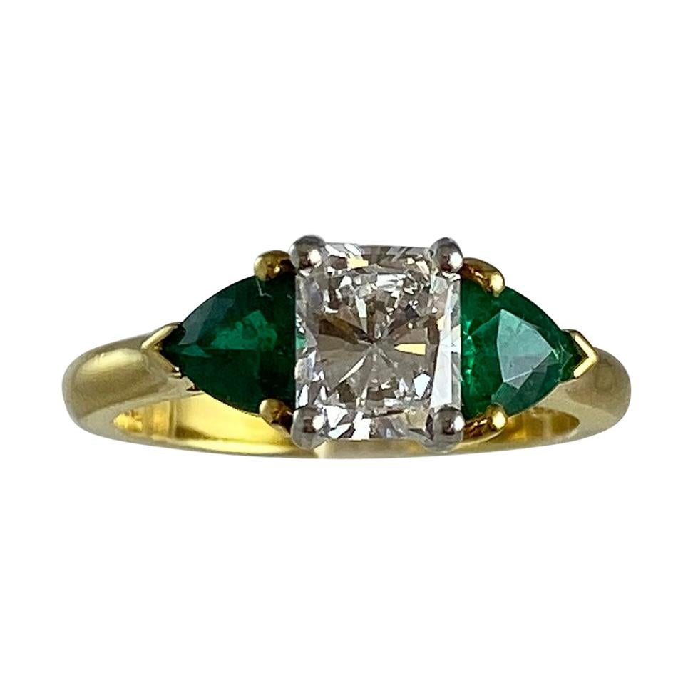 Hammerman Brothers Diamond and Emerald Ring For Sale