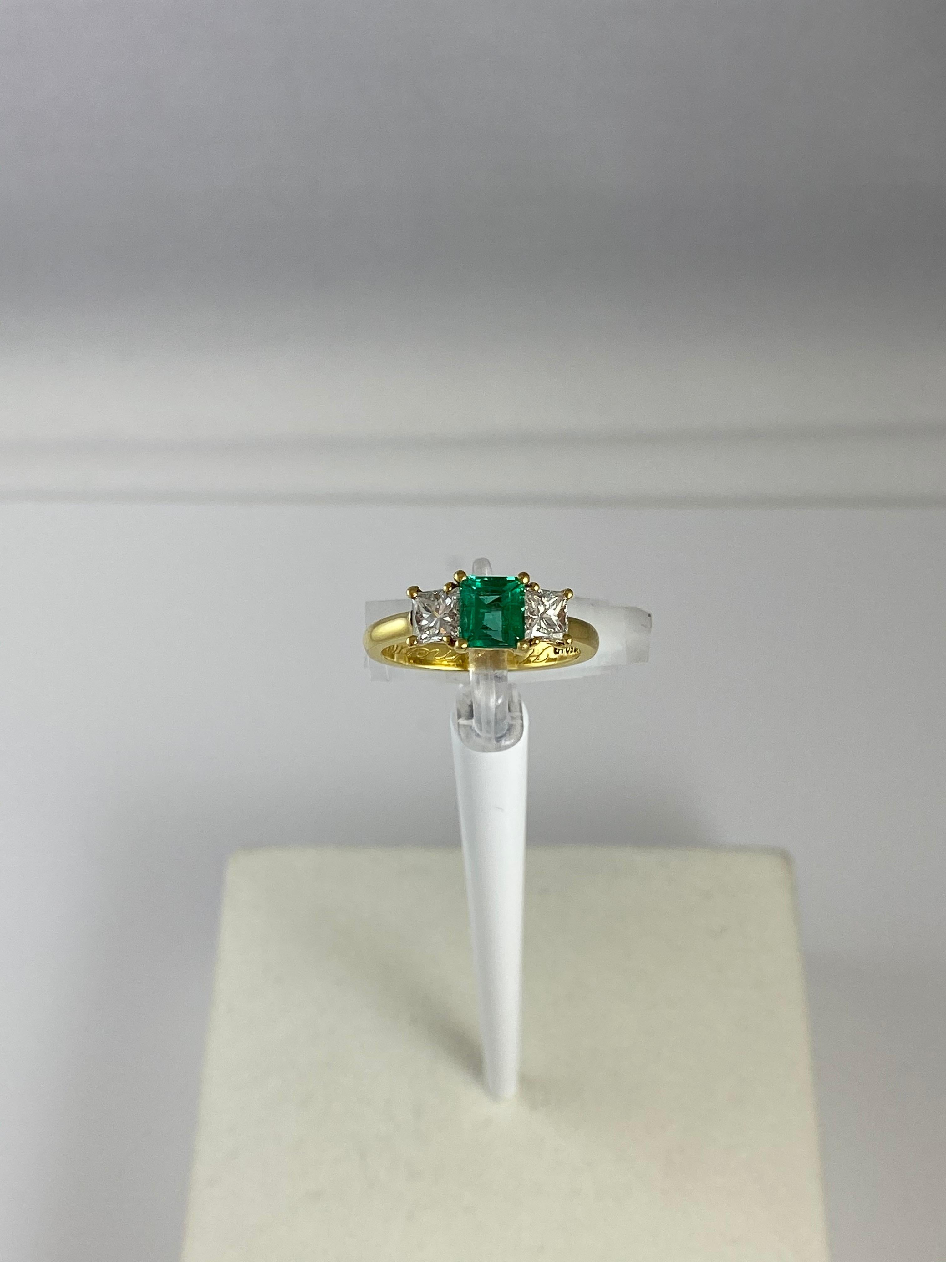 Hammerman Brothers Emerald and Diamond Ring In New Condition For Sale In New York, NY