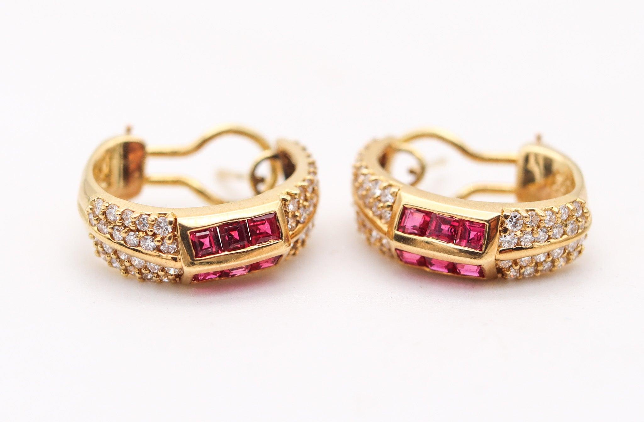 Modernista Hammerman Brothers Orecchini a cerchio in oro giallo 18Kt con diamanti e rubini in vendita
