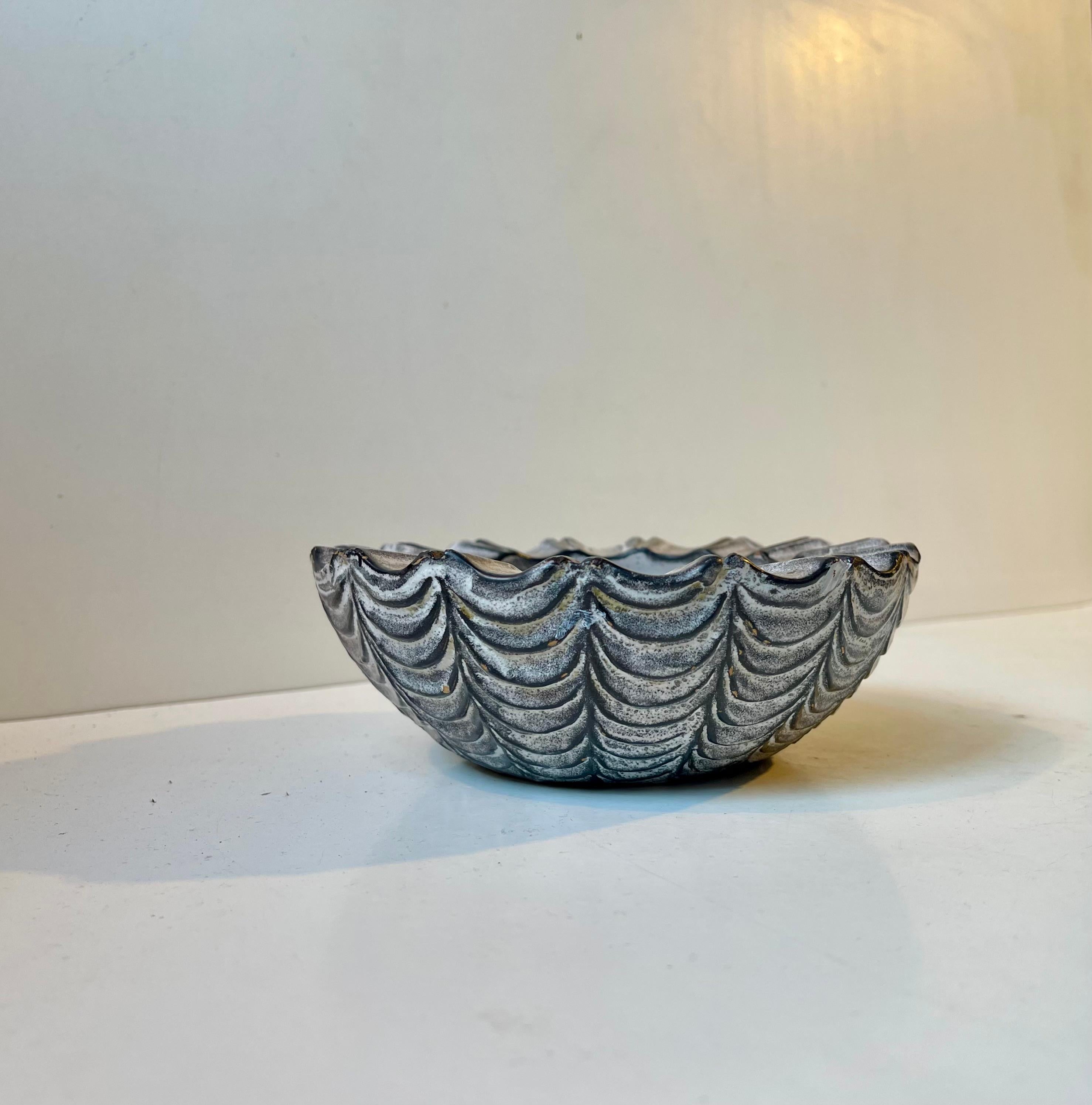 Hammershøi Spinnennetz-Aschenbecher aus Asche-Glasuren von Nils Kähler für HAK, 1960er Jahre (Glasiert) im Angebot