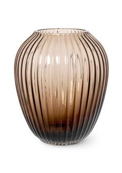 Hammershøi Vase Walnut