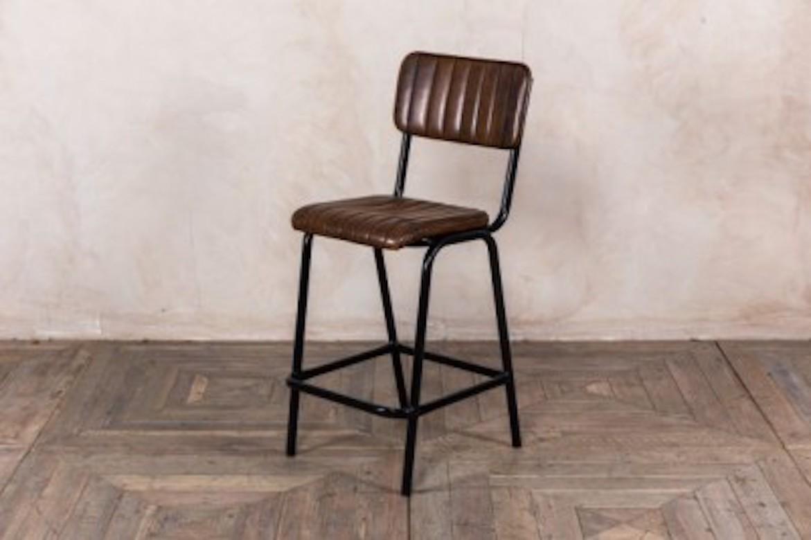 A fine Hammerwich contemporary bar stools, 20th century.

These contemporary bar stools are a fabulous arrival to the 'Hammerwich' seating range. This collection is manufactured here in the UK!

Available in two sizes, this stool is suitable for