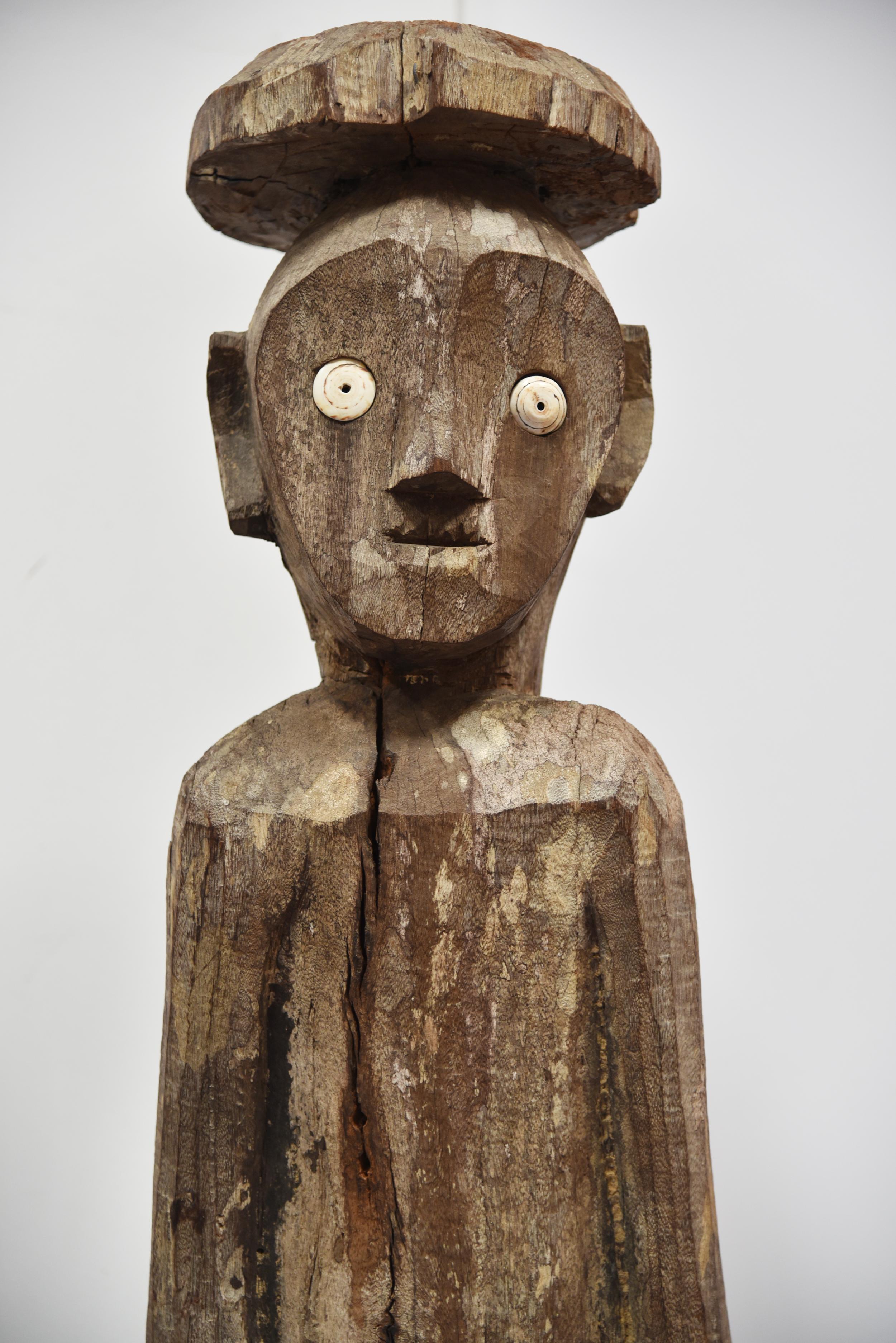 Sculpté à la main Hampatong - SCULPTURE CARDÉE À LA MAIN :  MAILE Mother & Child en vente
