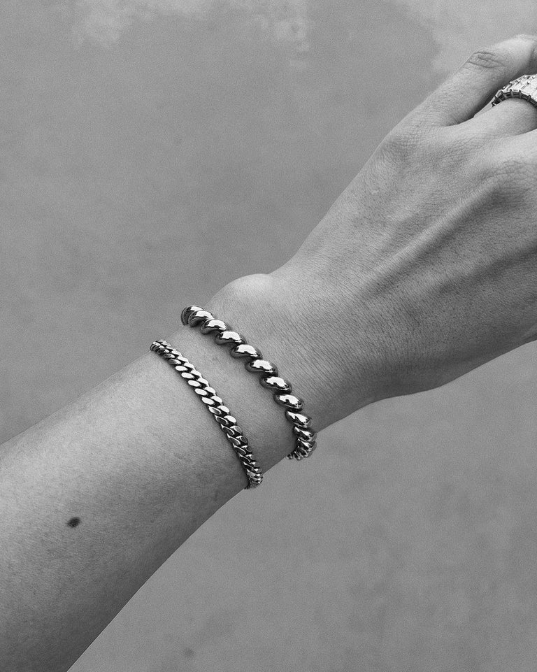 Hampshire House Bracelet 14k Solid Yellow Gold 13g For Sale at 1stDibs