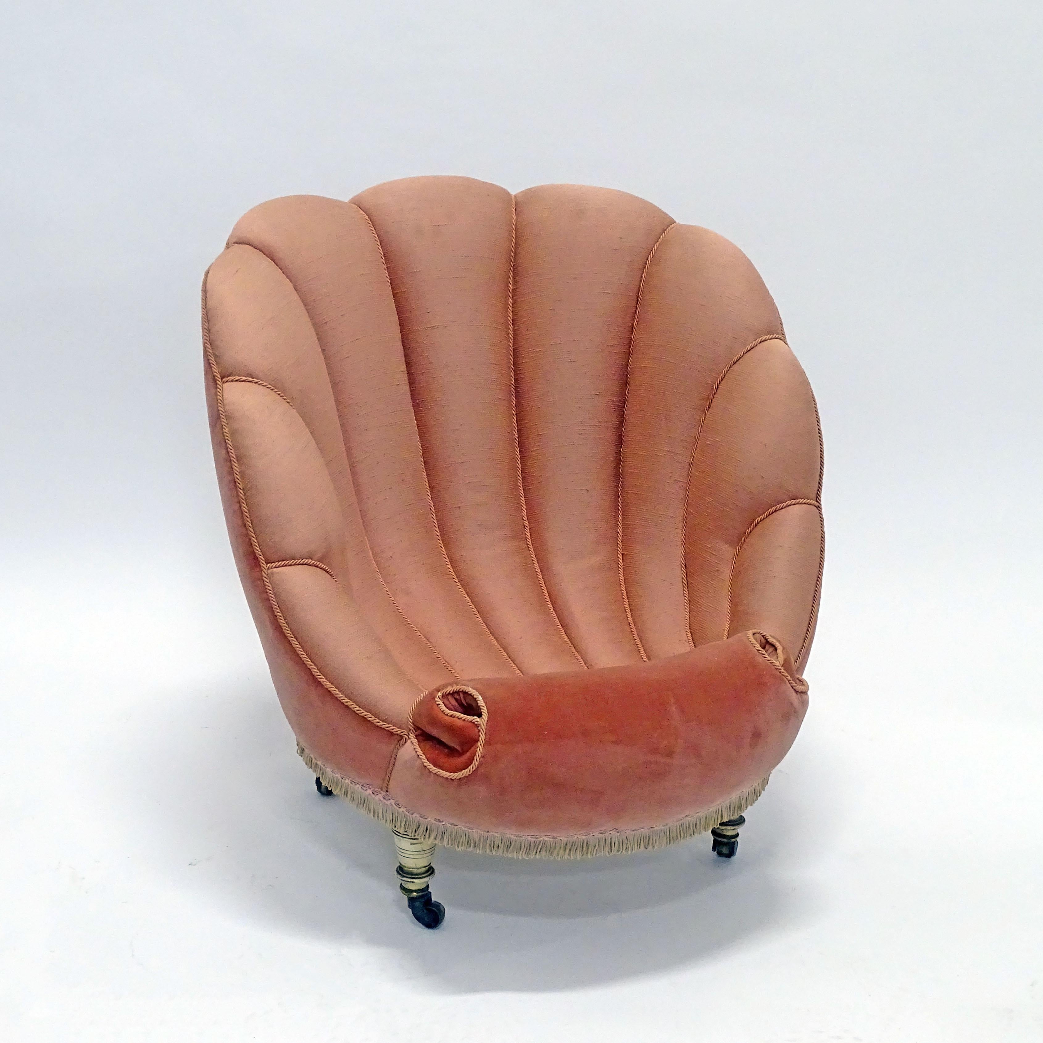 Inglese Hampton & Sons Pall Mall Shell Chair in velluto rosa antico, Inghilterra 1880 in vendita