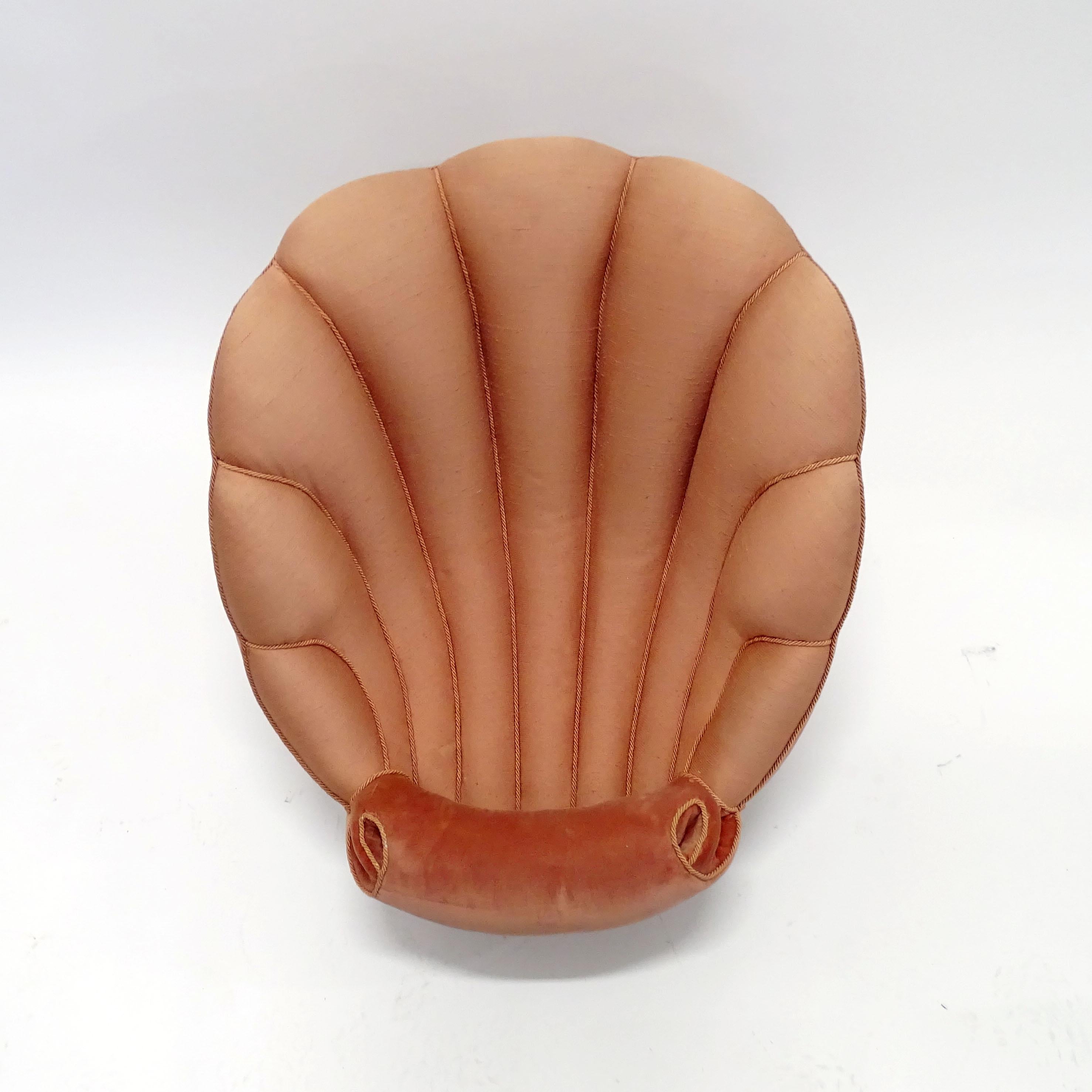 Ottone Hampton & Sons Pall Mall Shell Chair in velluto rosa antico, Inghilterra 1880 in vendita