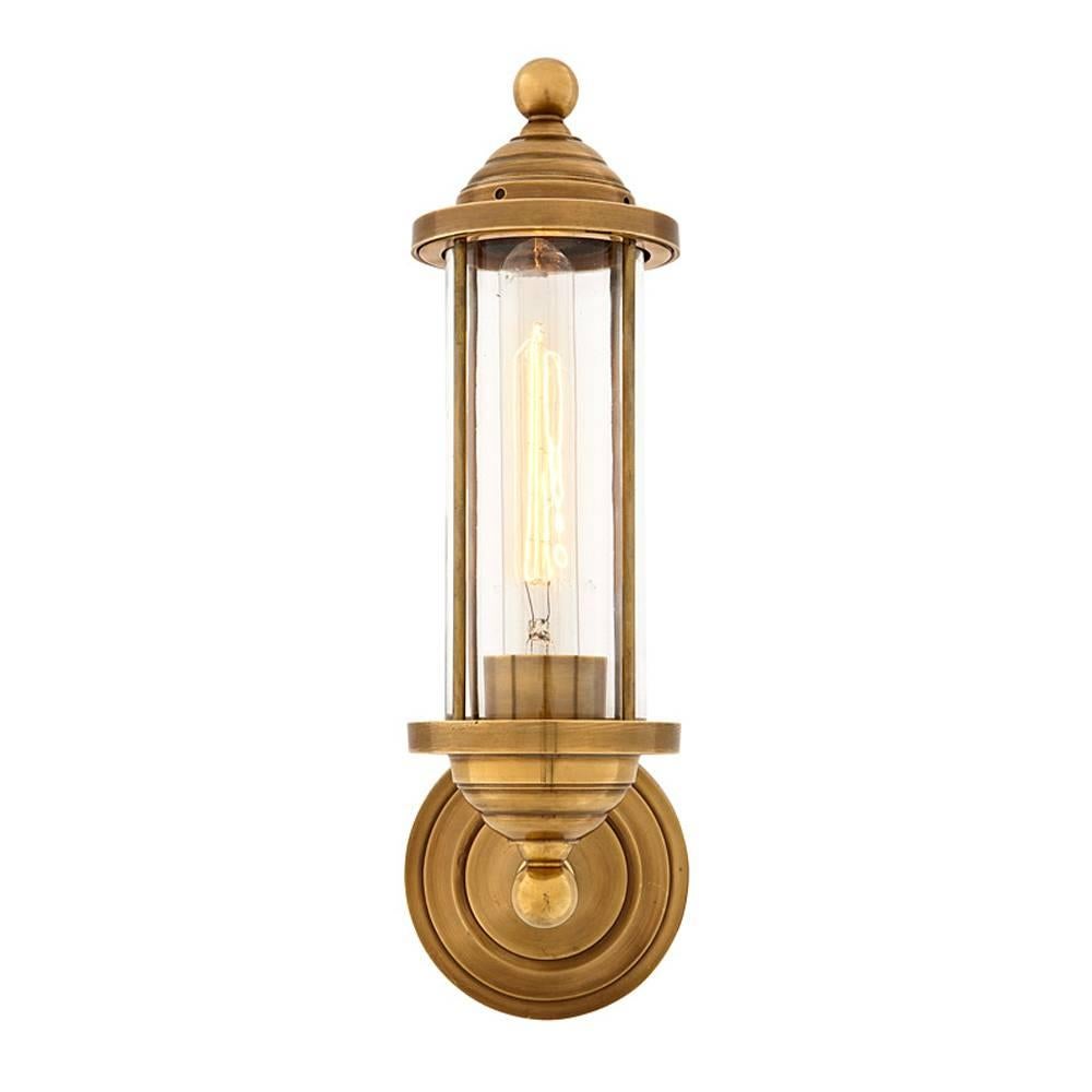Wall lamp Hamptons with structure in vintage brass
and with clear glass. One bulb, lamp holder type E27, max
40 watt. Bulb not included. Also available in nickel finish.
 