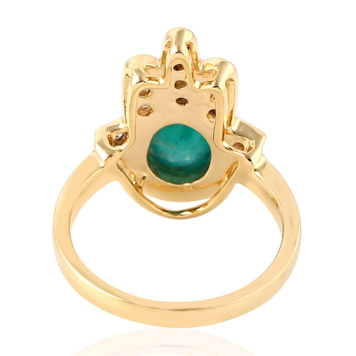For Sale:  Hamsa Emerald Diamond 18 Karat Gold Ring 2