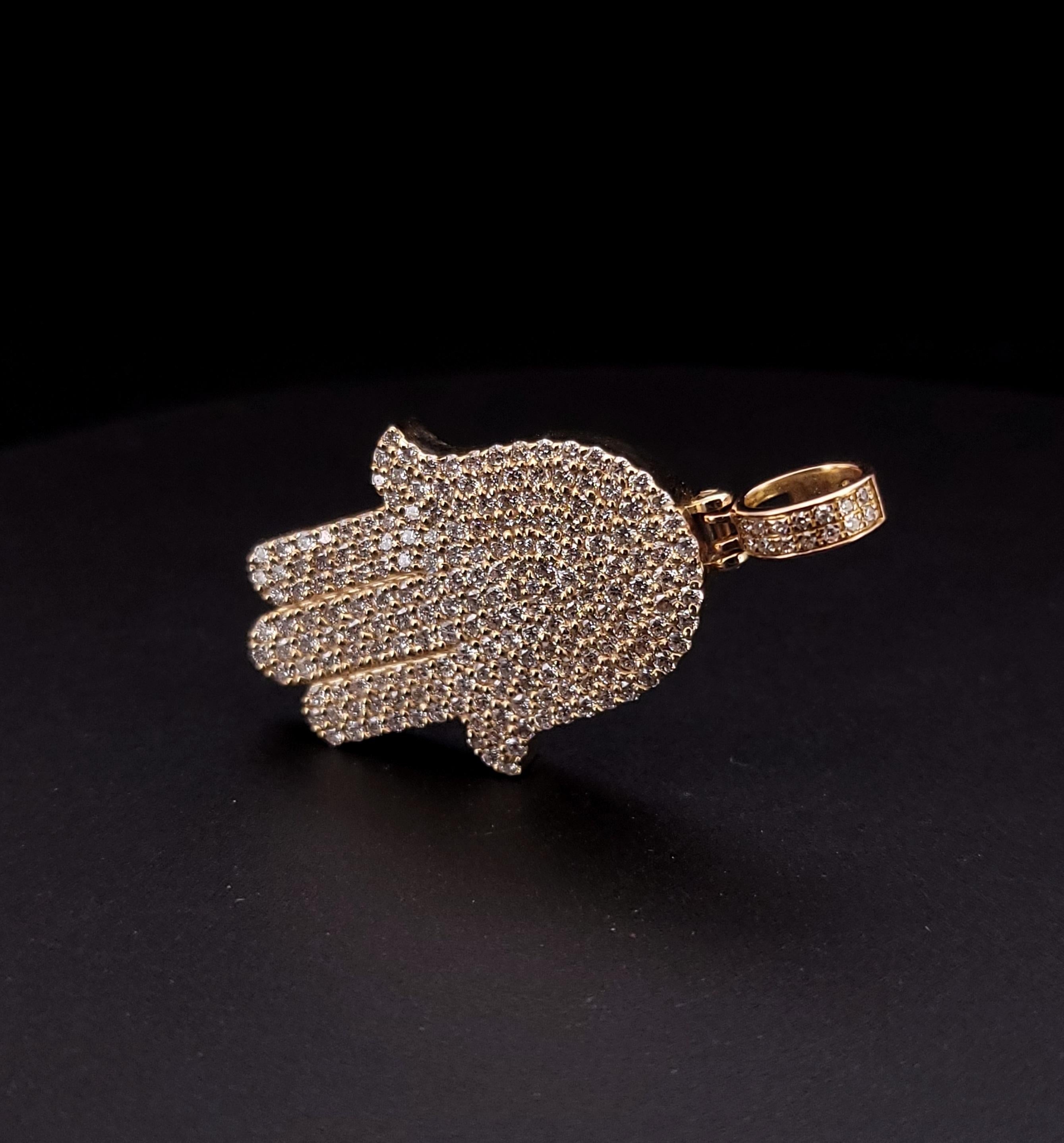 Hamsa hand pendant 14K Yellow Gold 2.5ct  diamonds For Sale 2