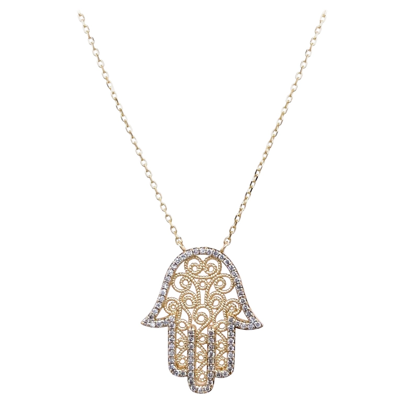 Collier Hamza en or jaune 14ct serti de diamants sur une chaîne ajustable de 18ct