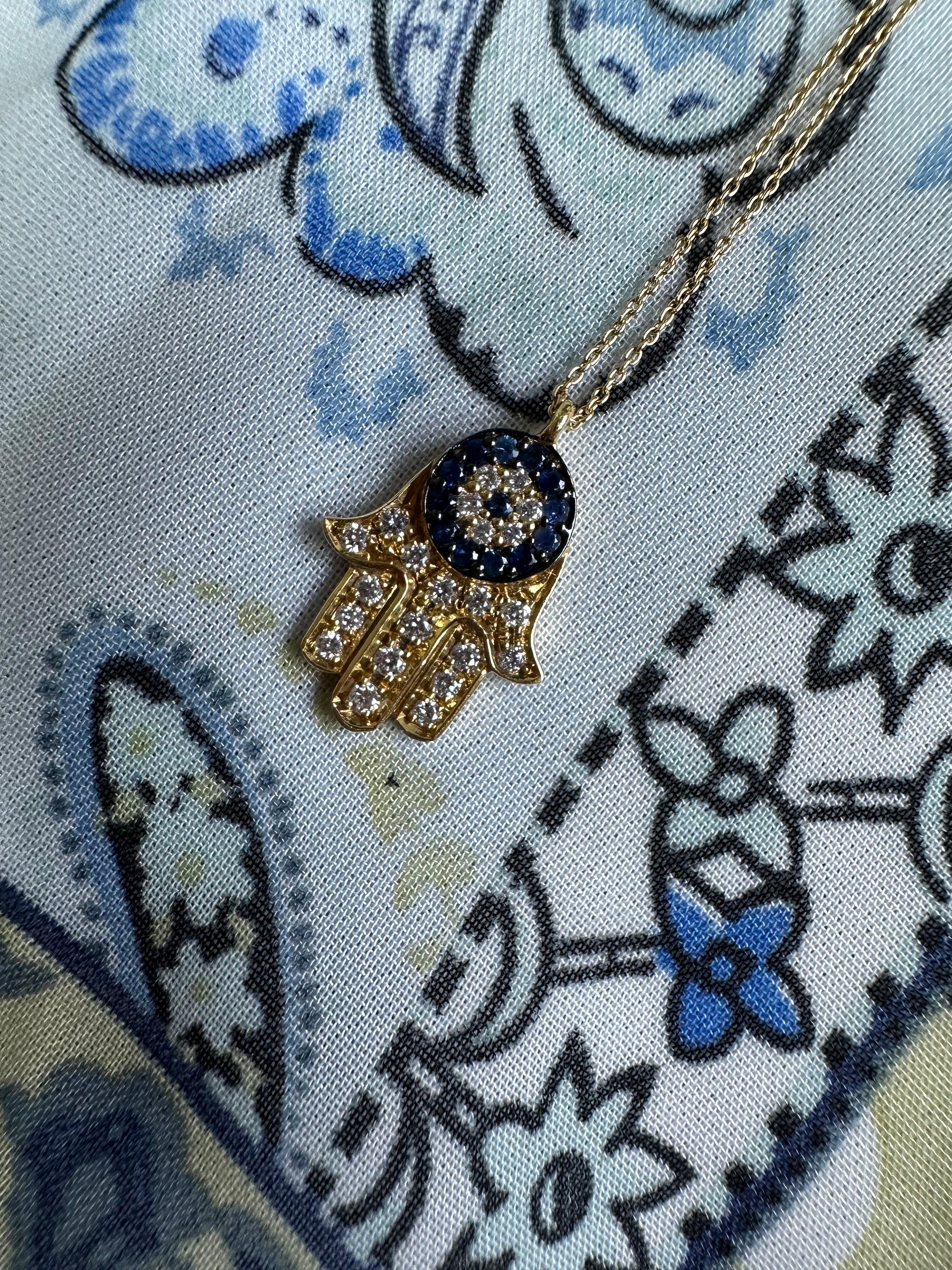Hamza Pendant Necklace 18 Karat Gold Diamonds and Sapphires 100% Natural Hamsa In New Condition For Sale In Jupiter, FL