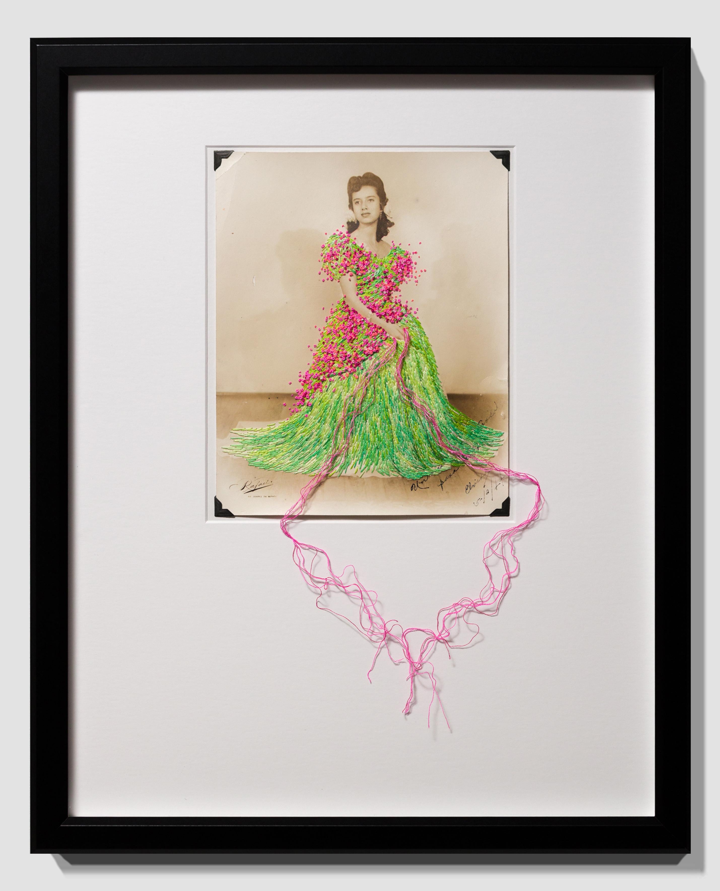 „Baret und die Bougainvillea“ Figurative, Stickerei auf Vintage-Fotografie im Angebot 8