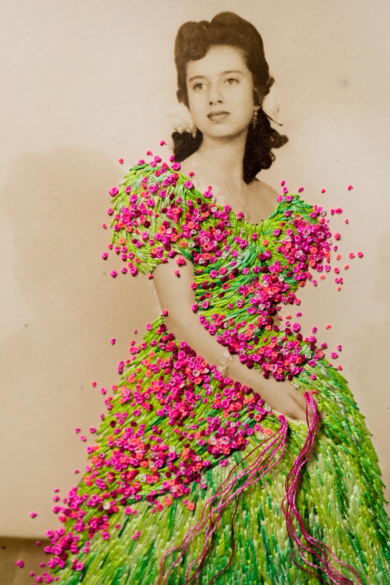 „Baret und die Bougainvillea“ Figurative, Stickerei auf Vintage-Fotografie  im Angebot 4