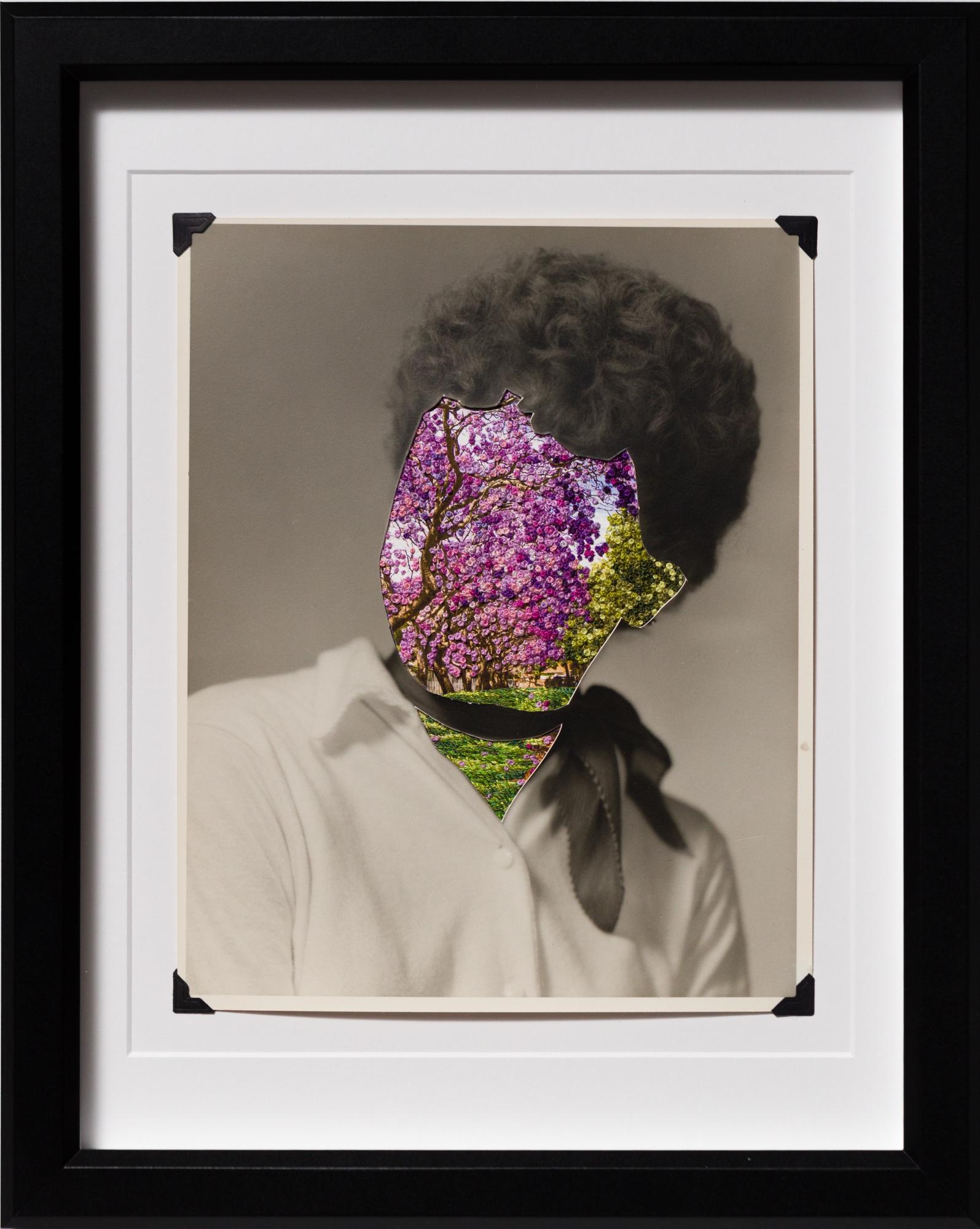 "Jacaranda" Figurativo, Retrato, Bordado sobre Fotografía Vintage - Art de Han Cao