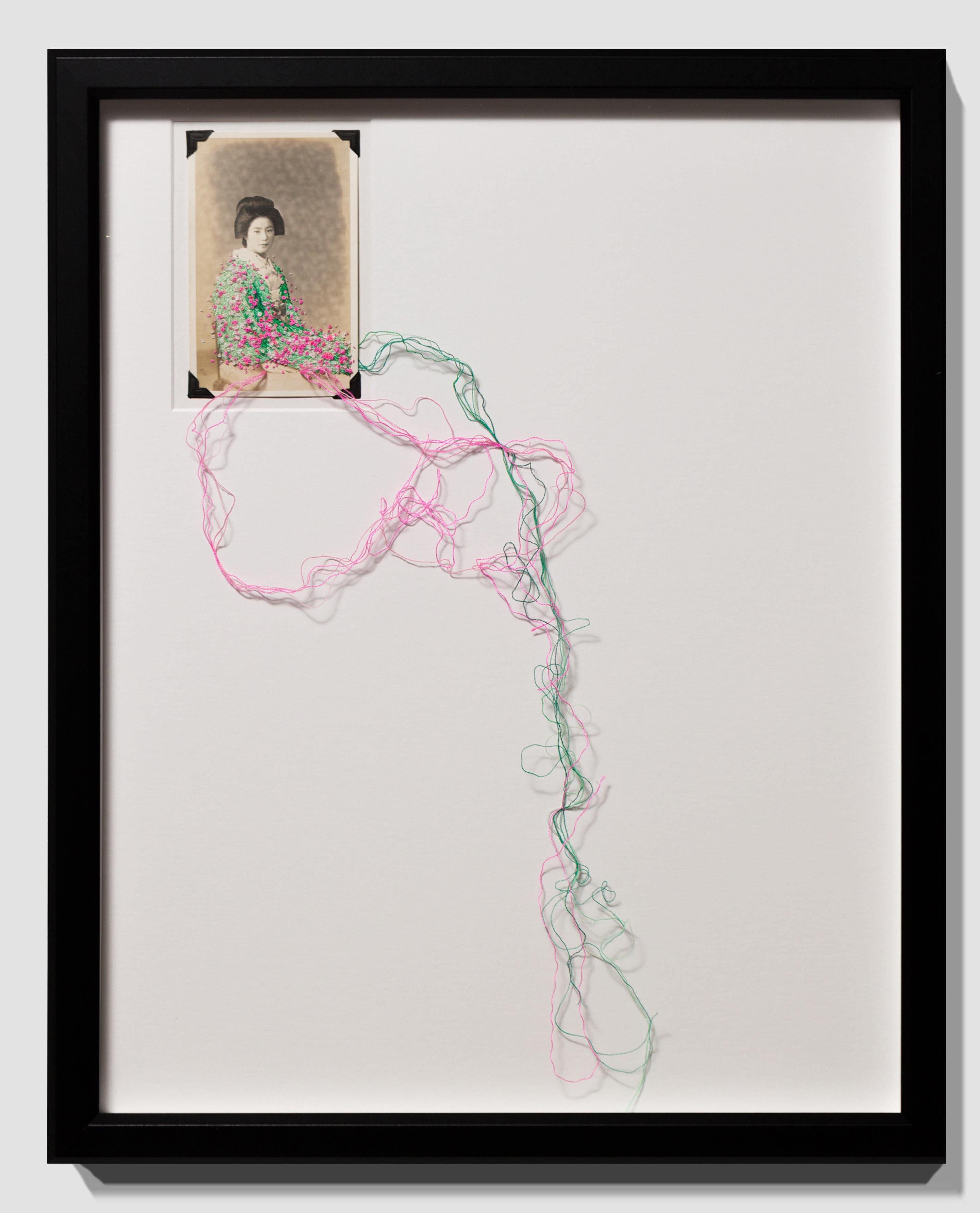 „Sakura“ Portait, figurativ, Stickerei auf Vintage-Fotografie  im Angebot 4