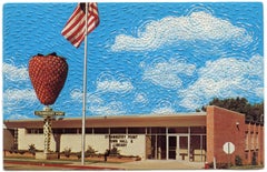 "Strawberry Point" Handstickerei genäht auf Vintage Postkarte von Han Cao