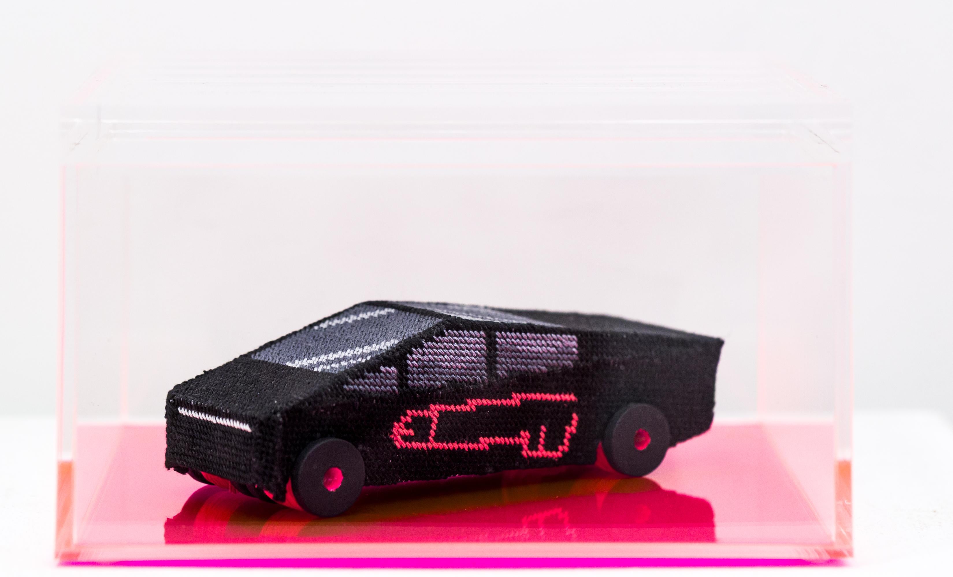 "Veicolo con ricamo dimensionale "Fiber Truck - Edizione PHD