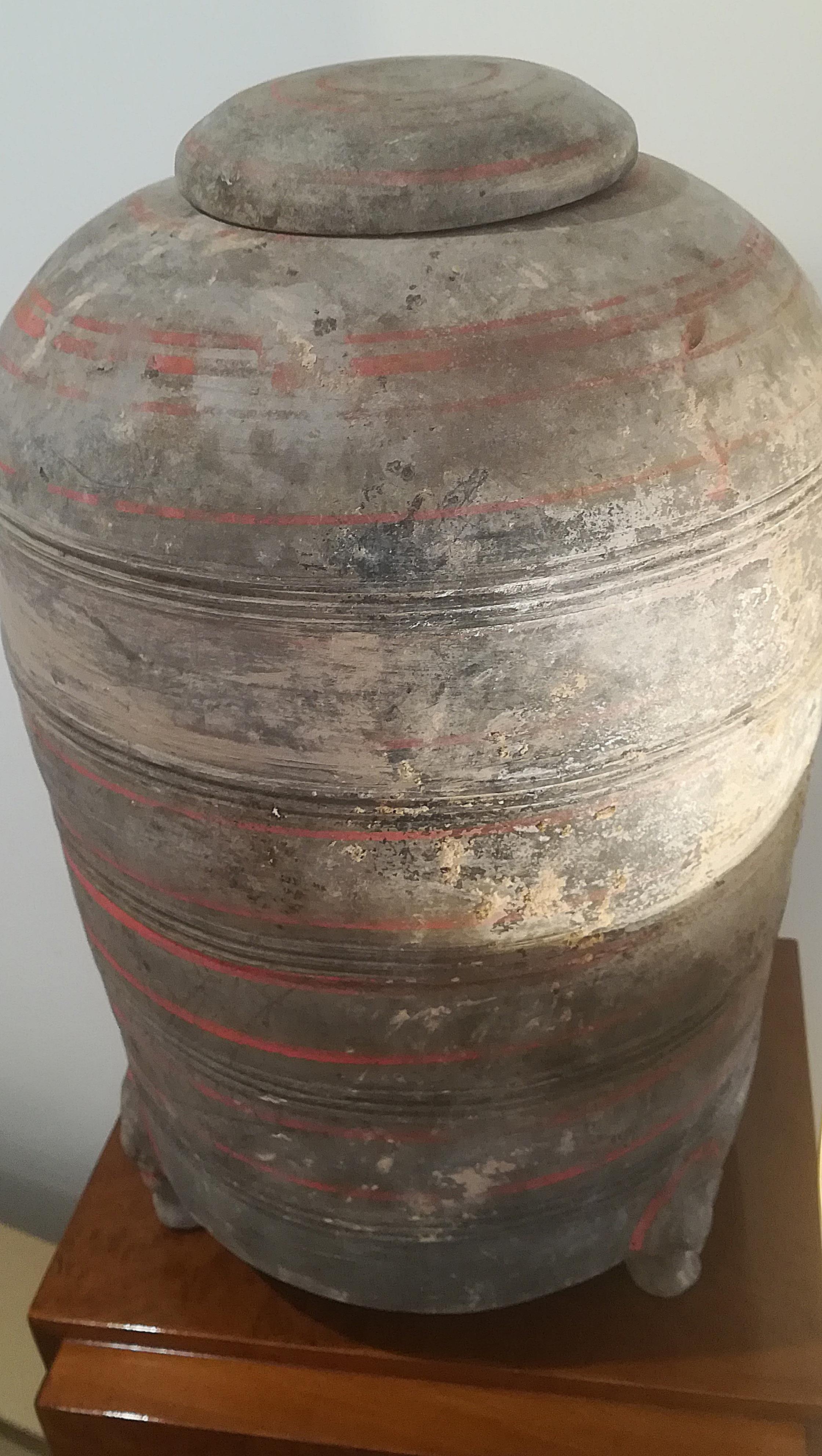Han Dynasty '202 BCE-220 CE' Chinese Covered Pot 2