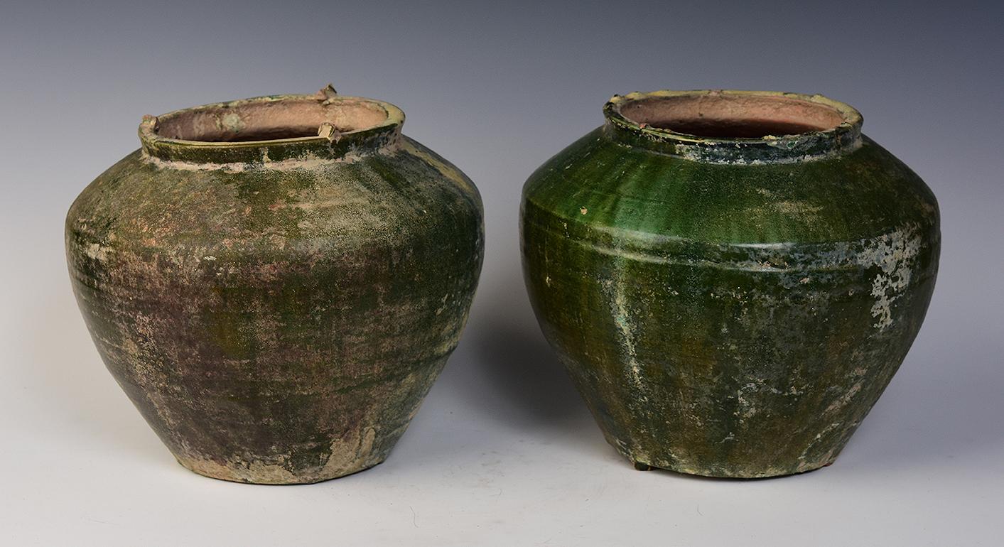 Dynastie Han, paire de jarres anciennes en poterie chinoise à glaçure verte en vente 1