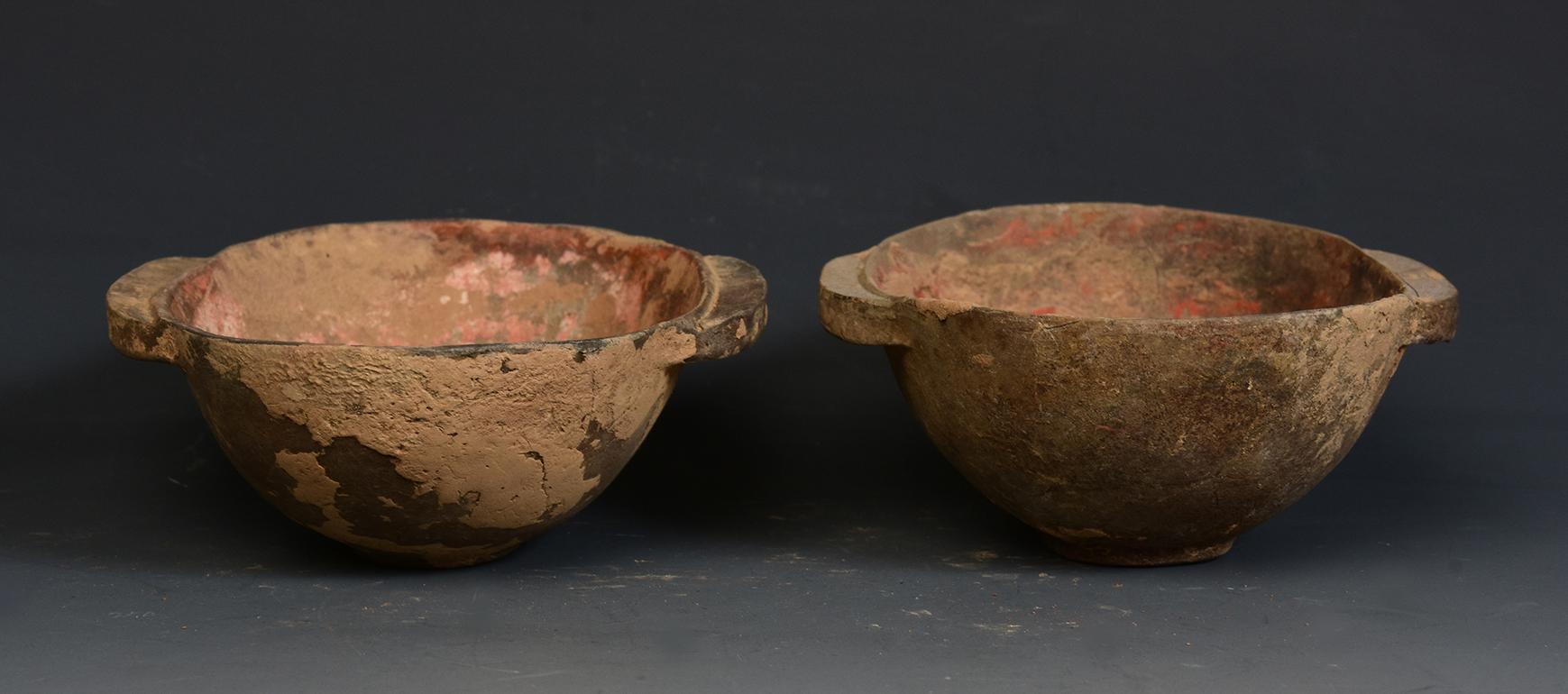 Han Dynasty, A Pair of Antique Chinese Painted Pottery Erbei Wine Cup / Wing Cup For Sale 3