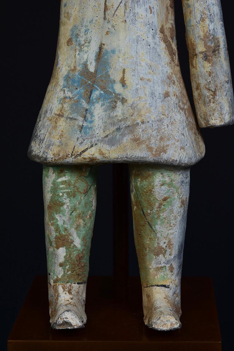 Paire de figurines de moineaux anciens en poterie peinte chinoise de la dynastie Han Bon état - En vente à Sampantawong, TH