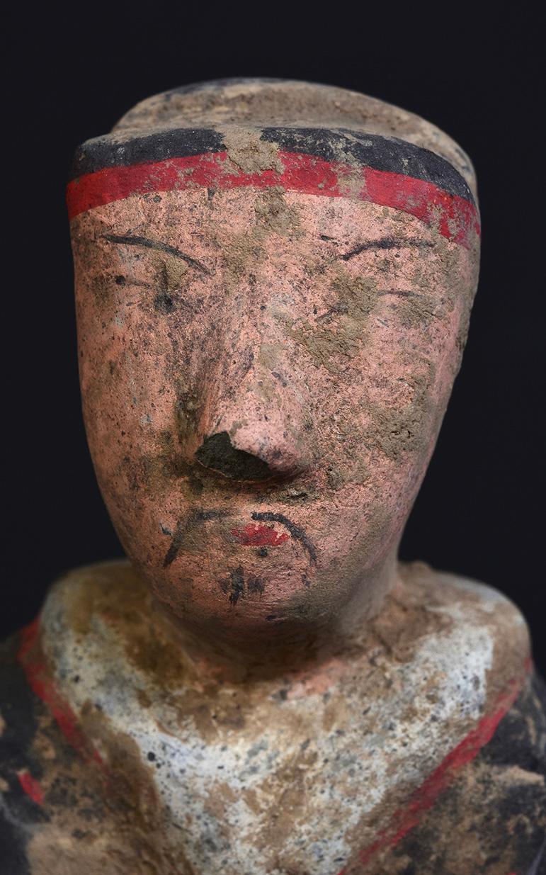 Poteries Paire de figurines de moineaux anciens en poterie peinte chinoise de la dynastie Han en vente