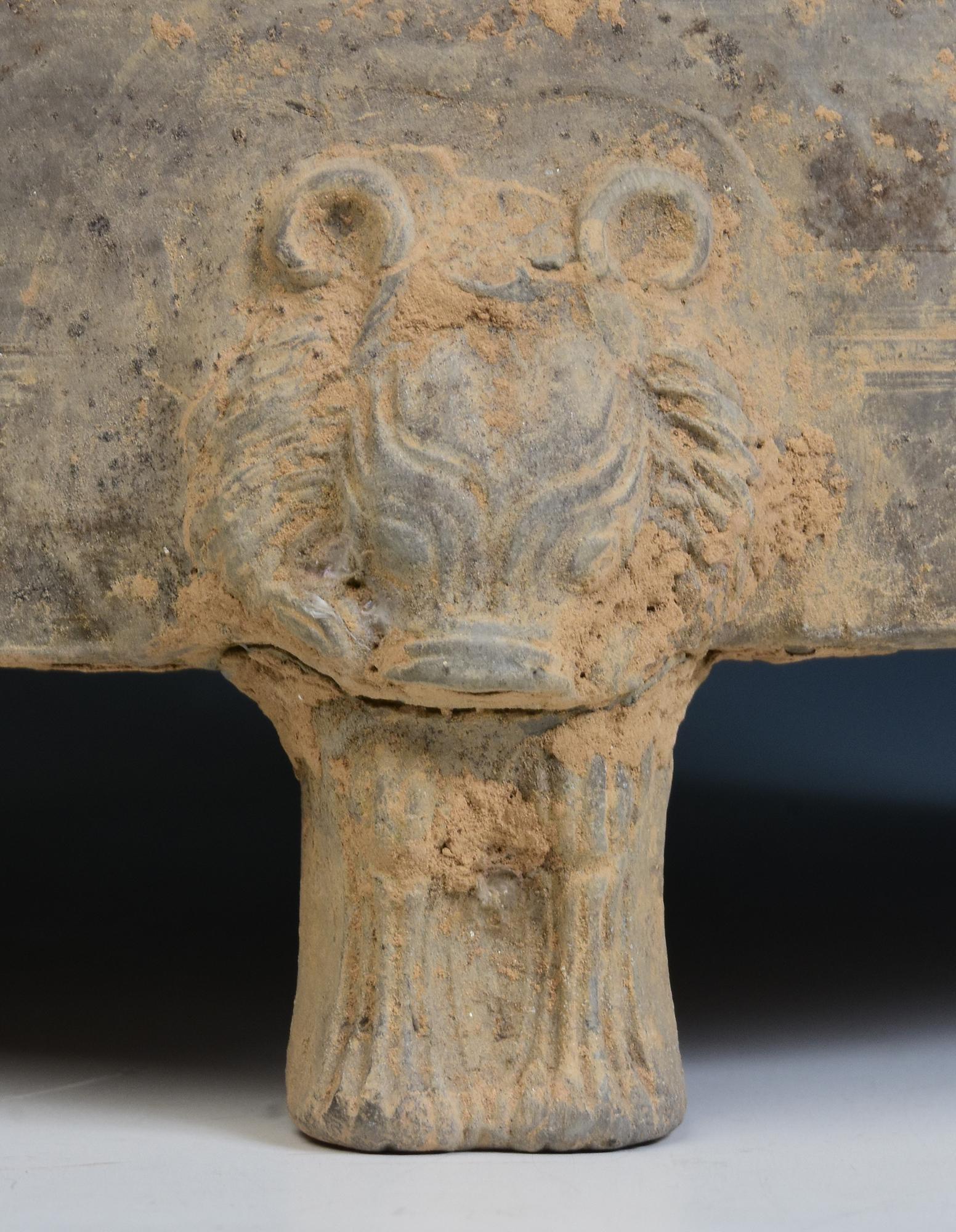 Dynastie Han, Paire de jarres de grenier en poterie chinoise ancienne en vente 4