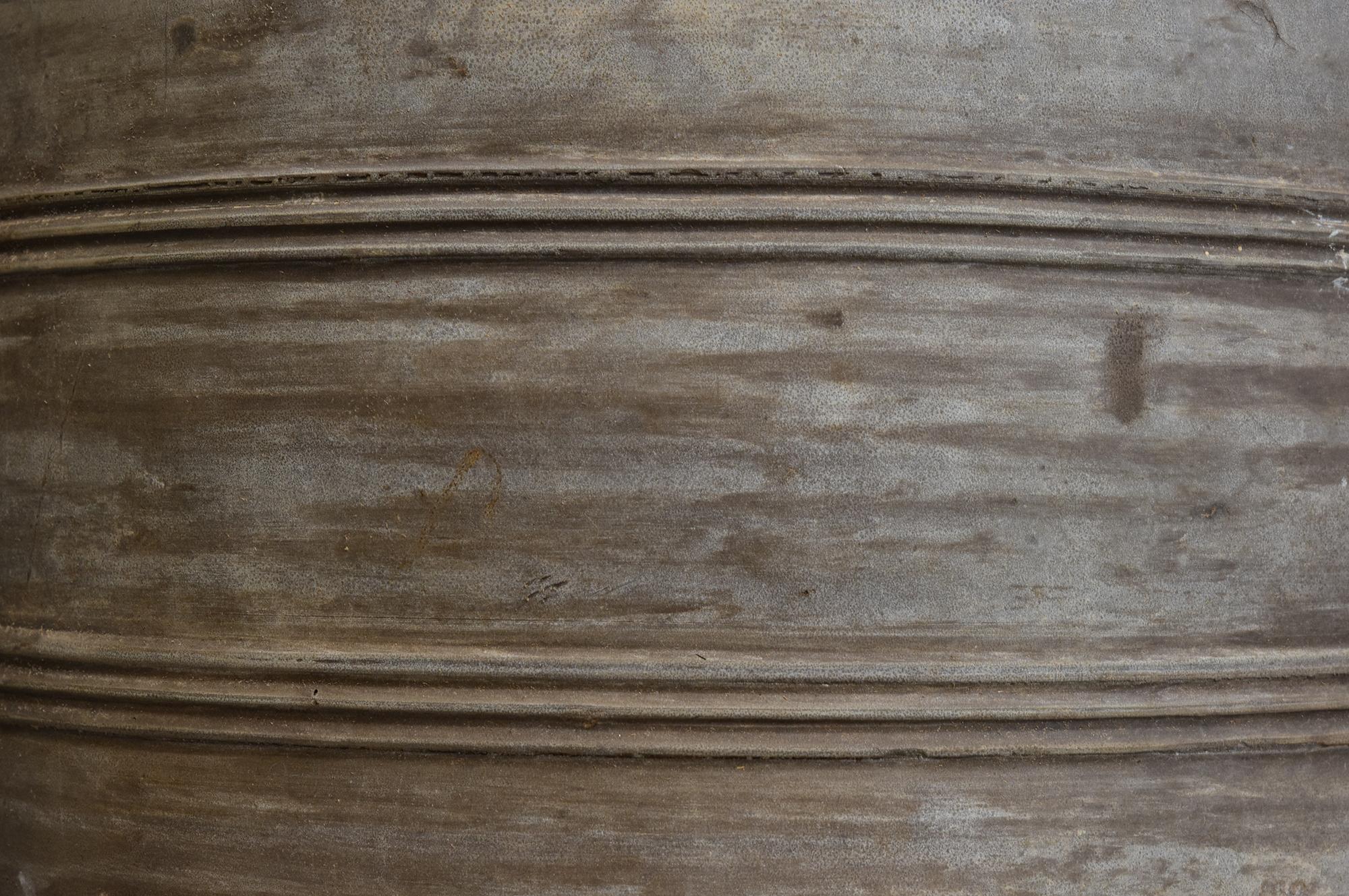 Sculpté à la main Dynastie Han, Paire de jarres de grenier en poterie chinoise ancienne en vente