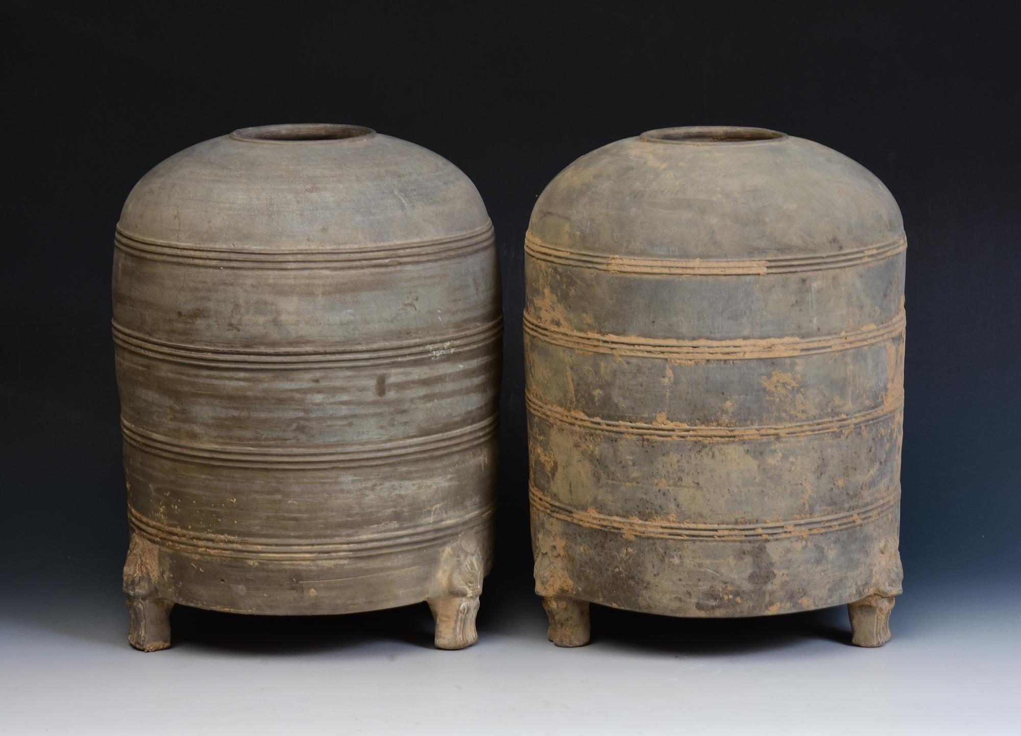Poteries Dynastie Han, Paire de jarres de grenier en poterie chinoise ancienne en vente