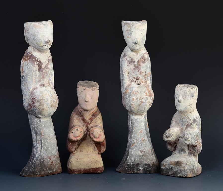 Han Dynasty, ein Satz antiker chinesischer bemalter Töpferwaren 1