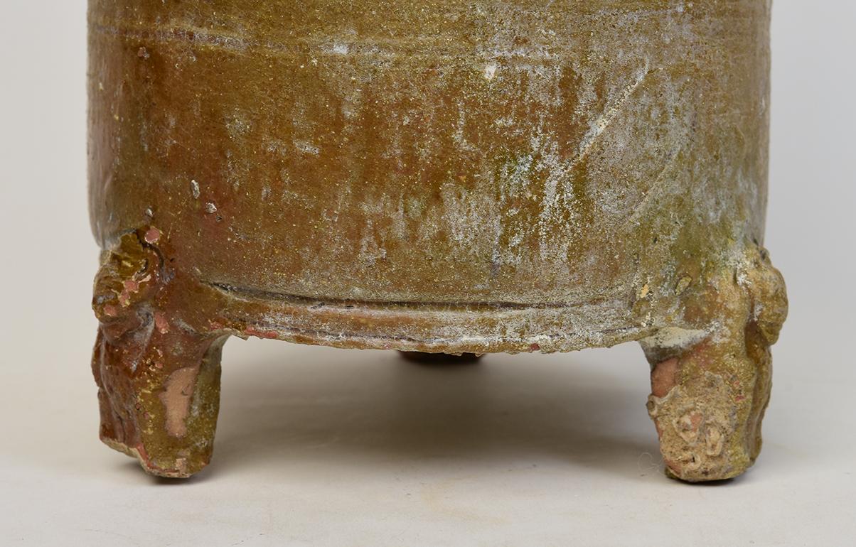 Han-Dynastie, antike chinesische braun glasierte Tonwaren Kornspeicher Krug (Handgeschnitzt) im Angebot