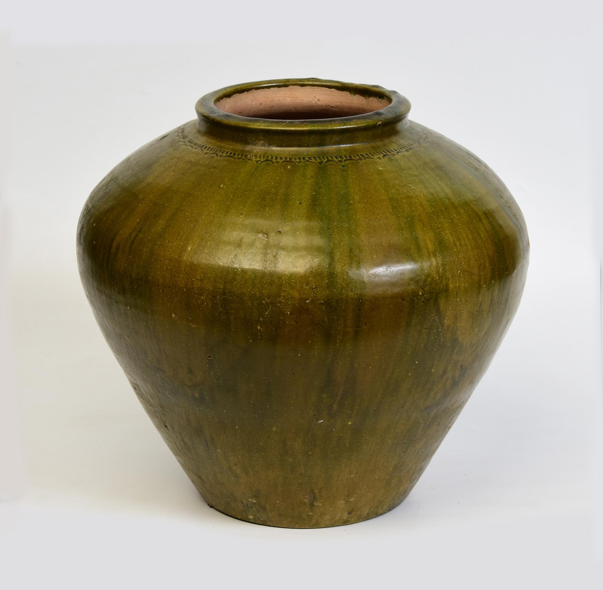 Antico vaso di ceramica cinese smaltato di verde della dinastia Han in vendita 5