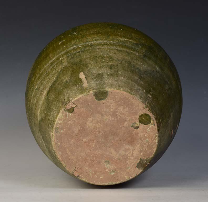 Han Dynasty, Antique Chinese Green Glazed Pottery Jar For Sale 7