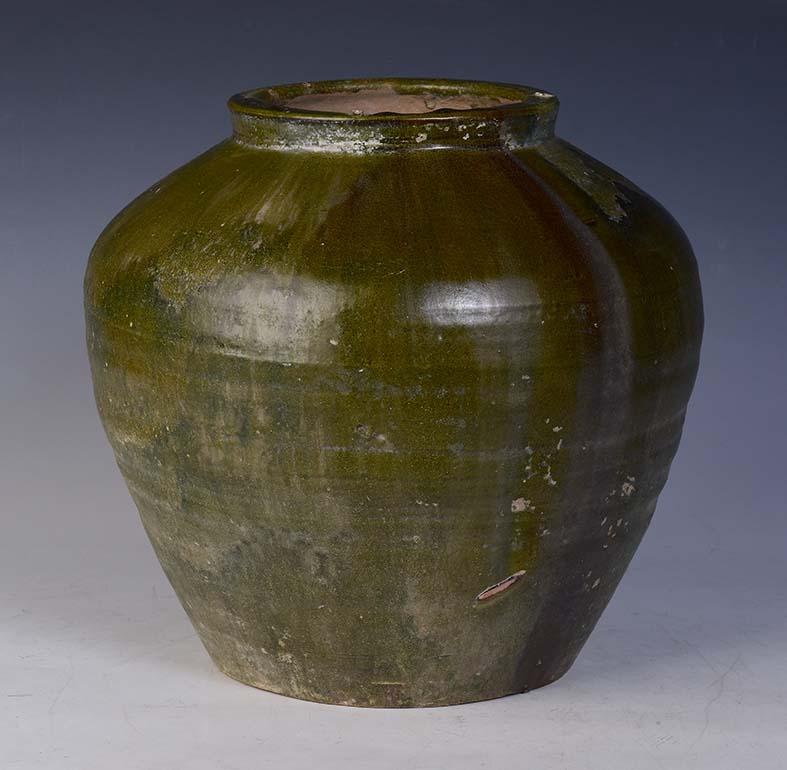 Han Dynasty, Antique Chinese Green Glazed Pottery Jar For Sale 1