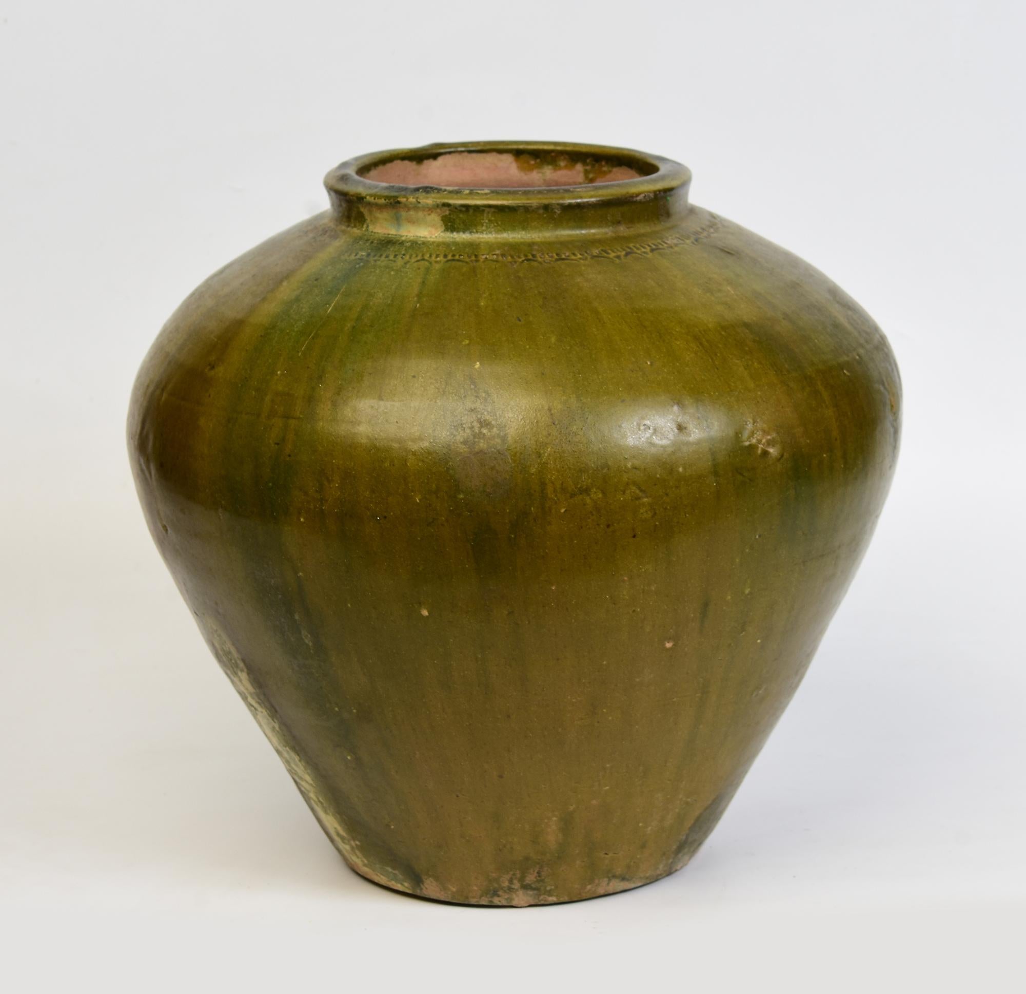 Terracotta Antico vaso di ceramica cinese smaltato di verde della dinastia Han in vendita