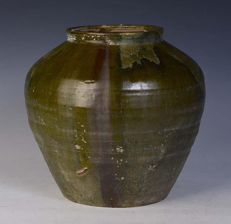 Han Dynasty, Antique Chinese Green Glazed Pottery Jar For Sale 3