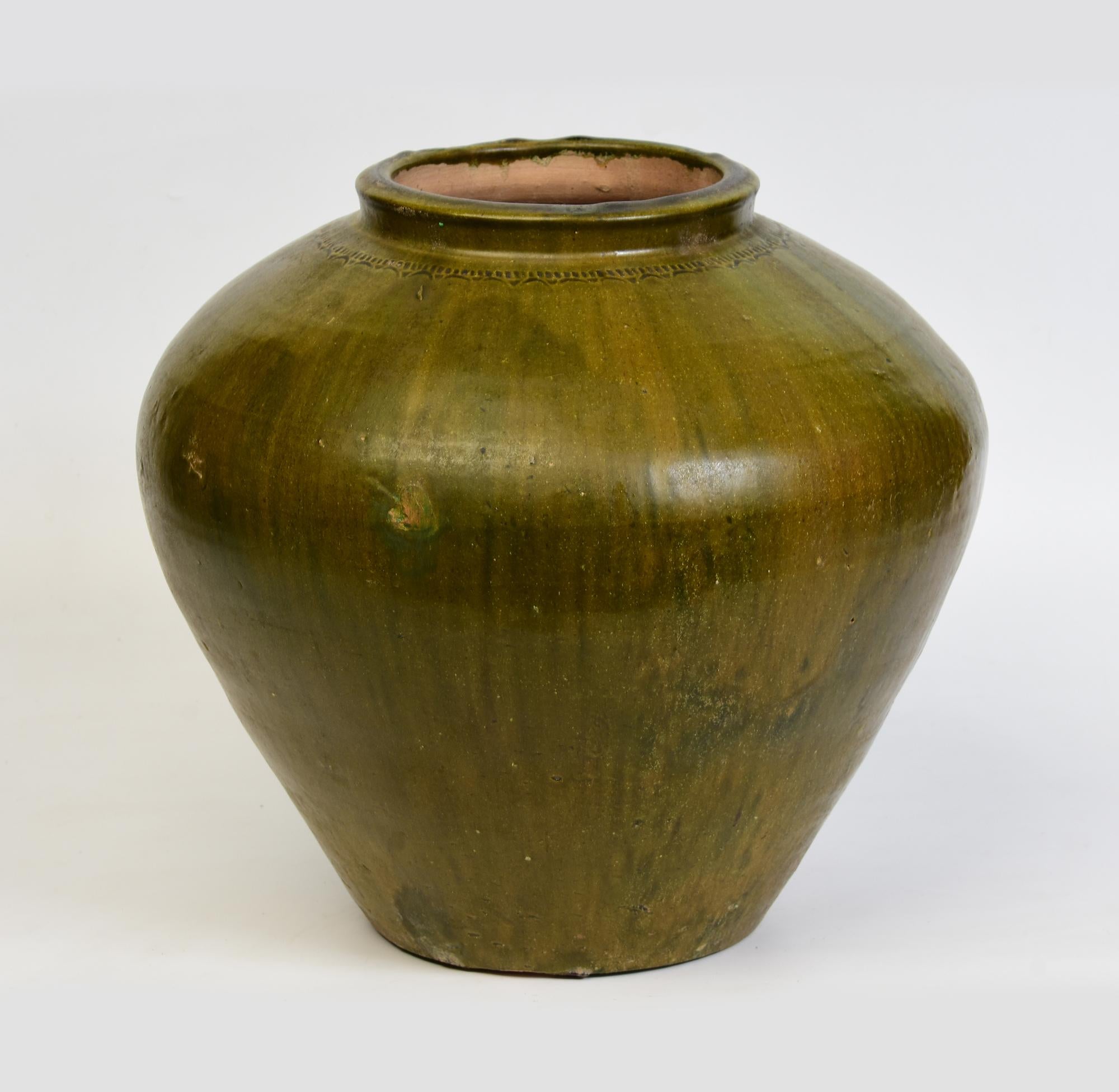 Antico vaso di ceramica cinese smaltato di verde della dinastia Han in vendita 2