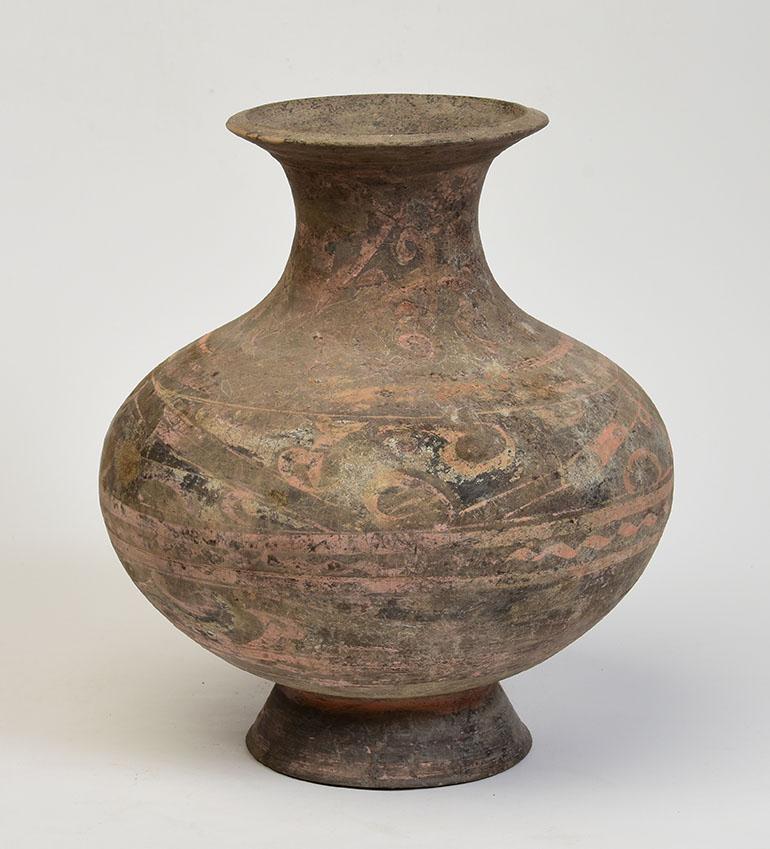 Dynastie Han, Jarre ancienne en poterie chinoise peinte en vente 3