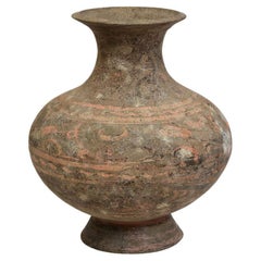 Antico vaso cinese in ceramica dipinta, dinastia Han
