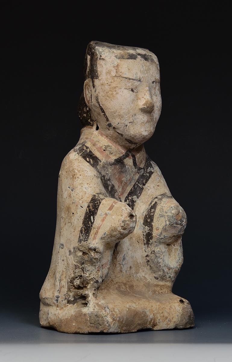 Han Dynasty, Antique Chinese Pottery Attendant Figurine For Sale 5