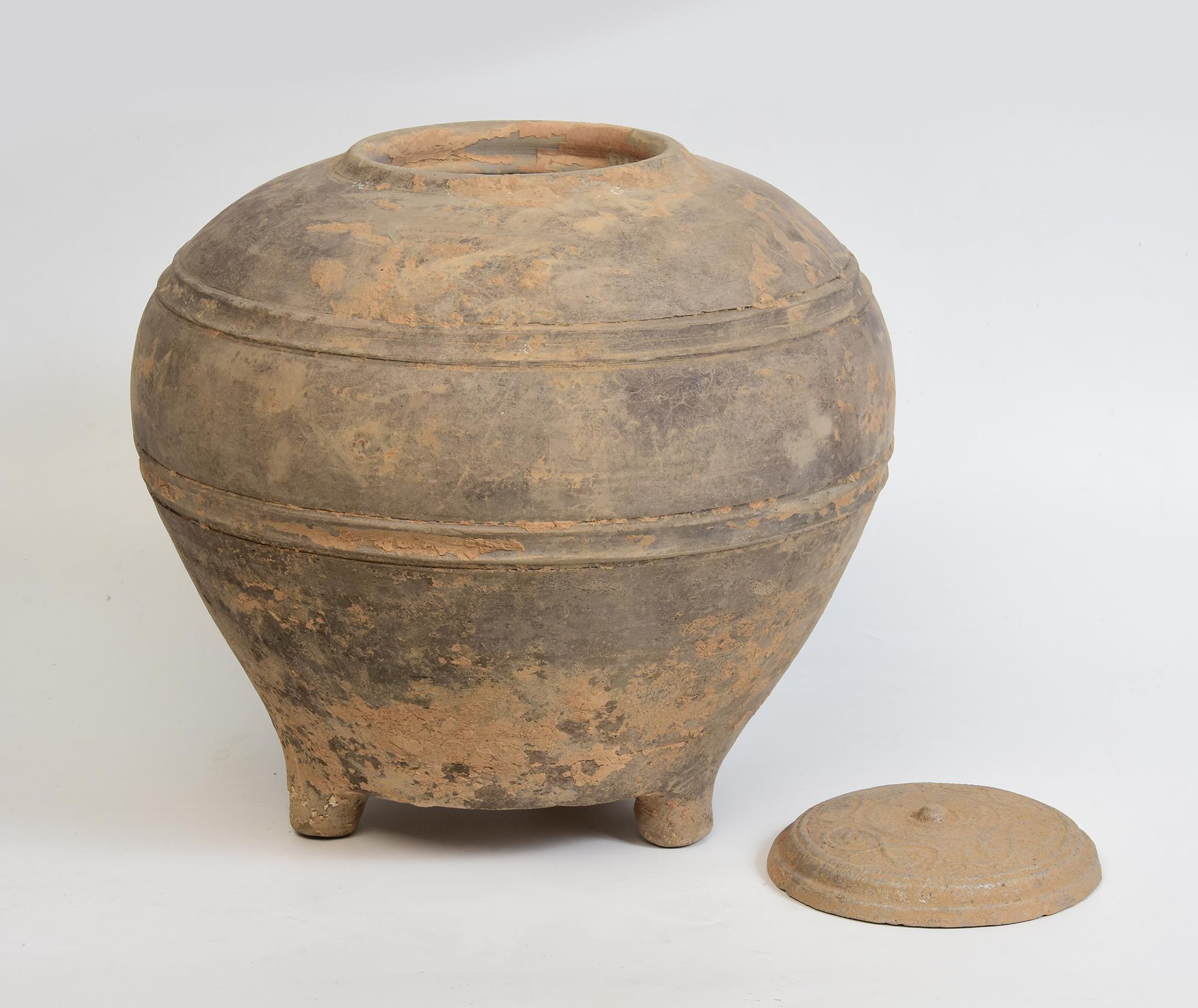 Han Dynasty, Antique Chinese Pottery Granary Covered Jar For Sale 6