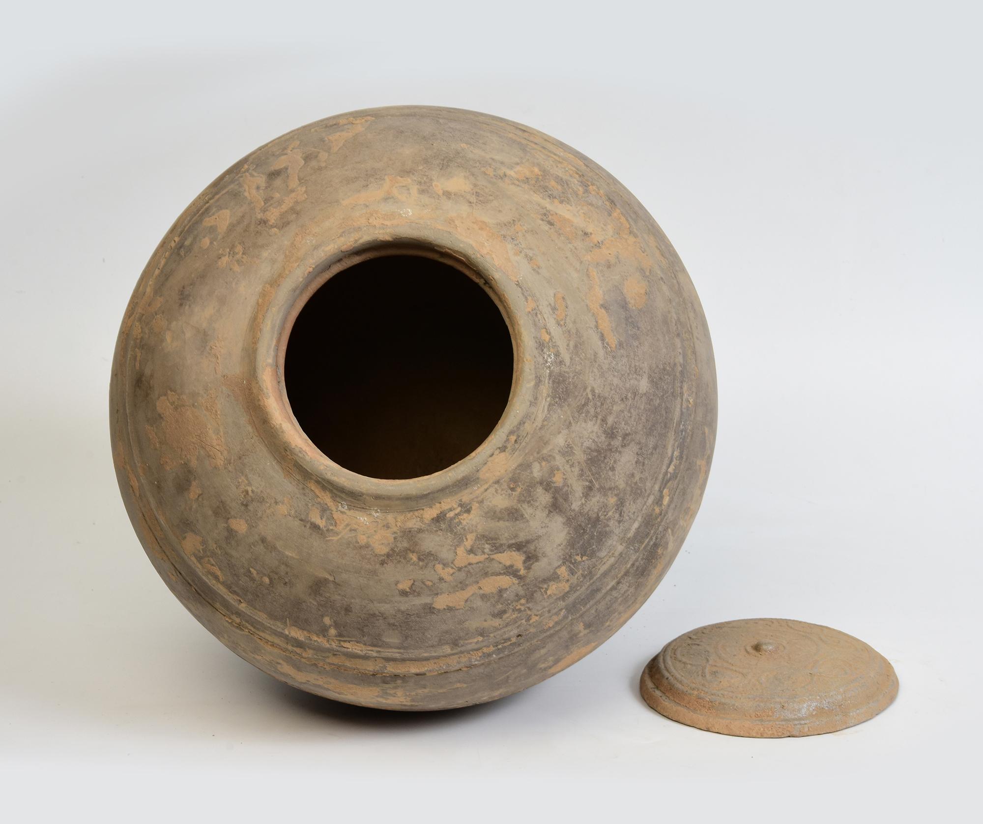 Han Dynasty, Antique Chinese Pottery Granary Covered Jar For Sale 8
