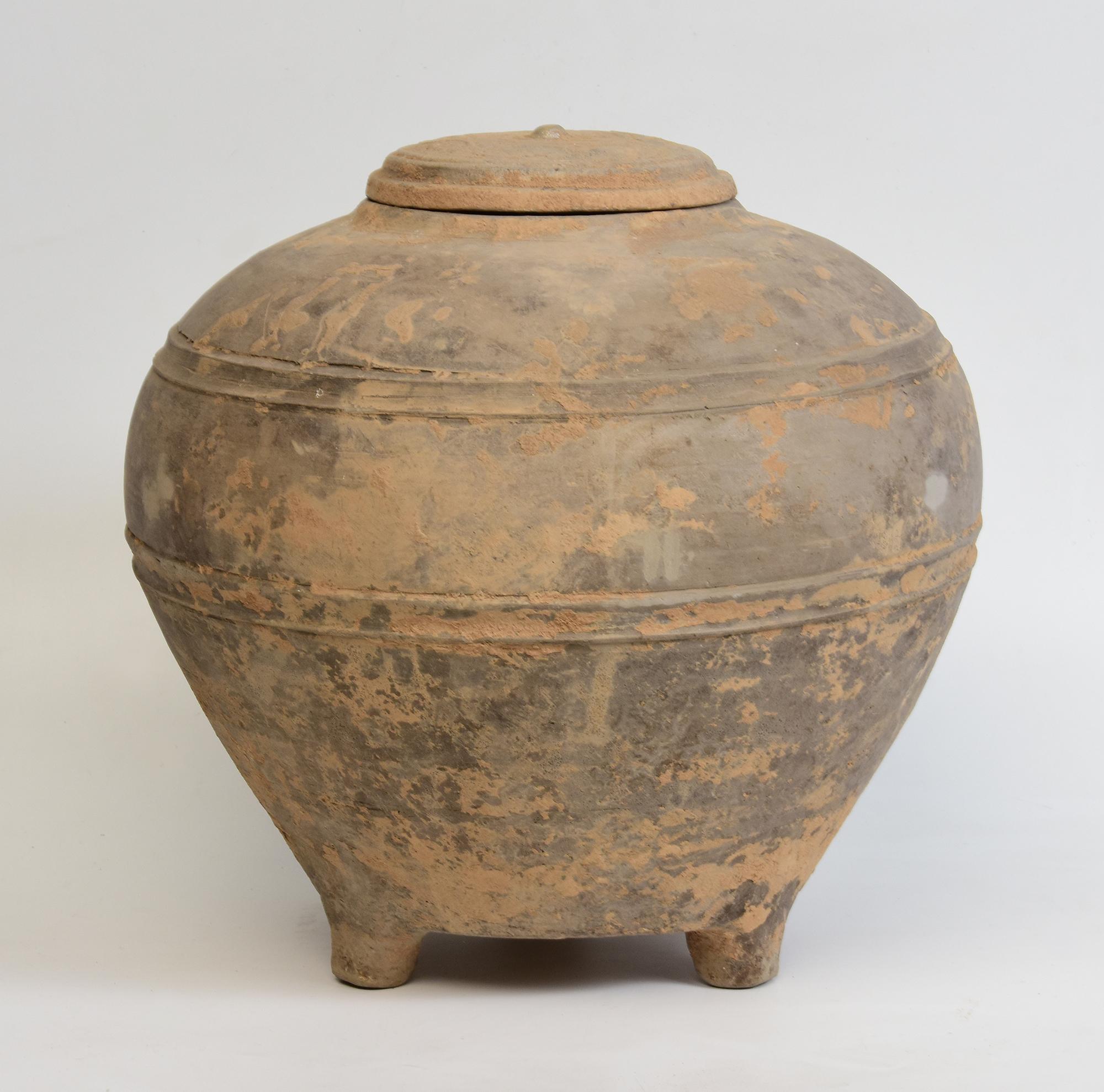 Han Dynasty, Antique Chinese Pottery Granary Covered Jar For Sale 2