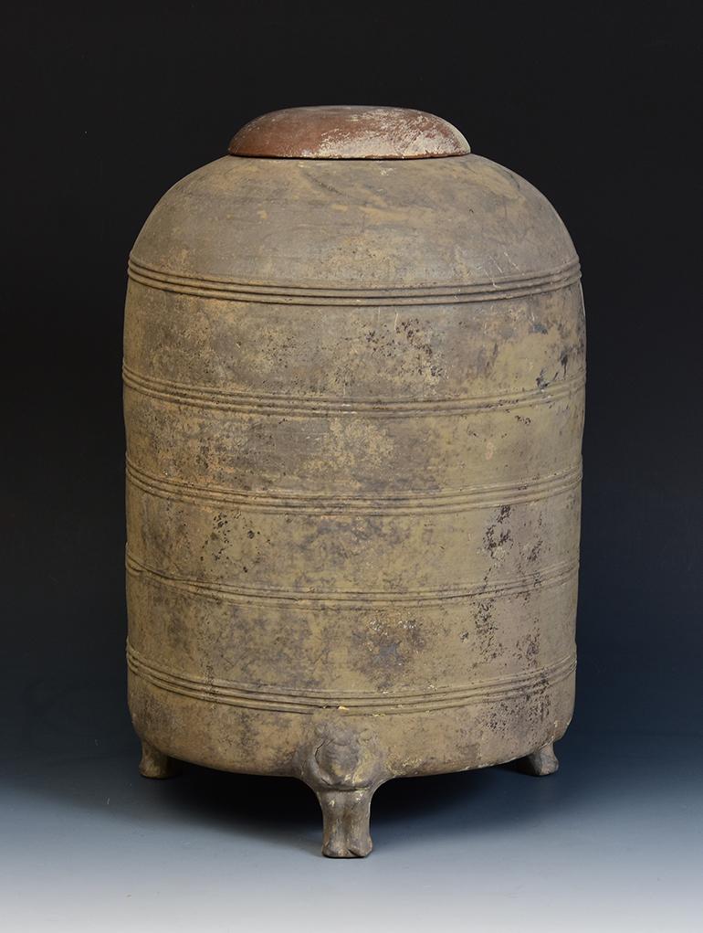 Han Dynasty, Antique Chinese Pottery Granary Jar with Lid 3