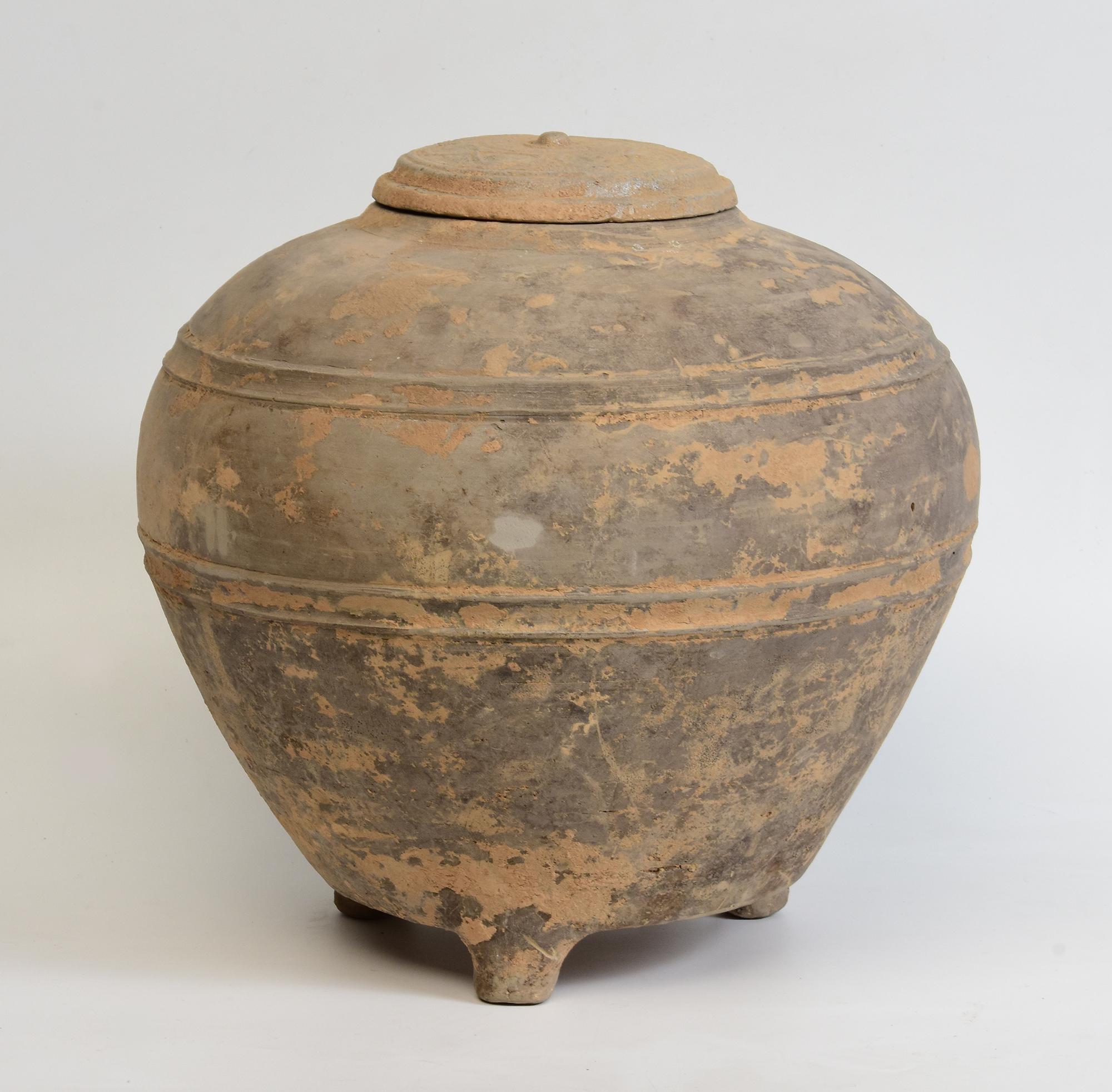 Han Dynasty, Antique Chinese Pottery Granary Covered Jar For Sale 3